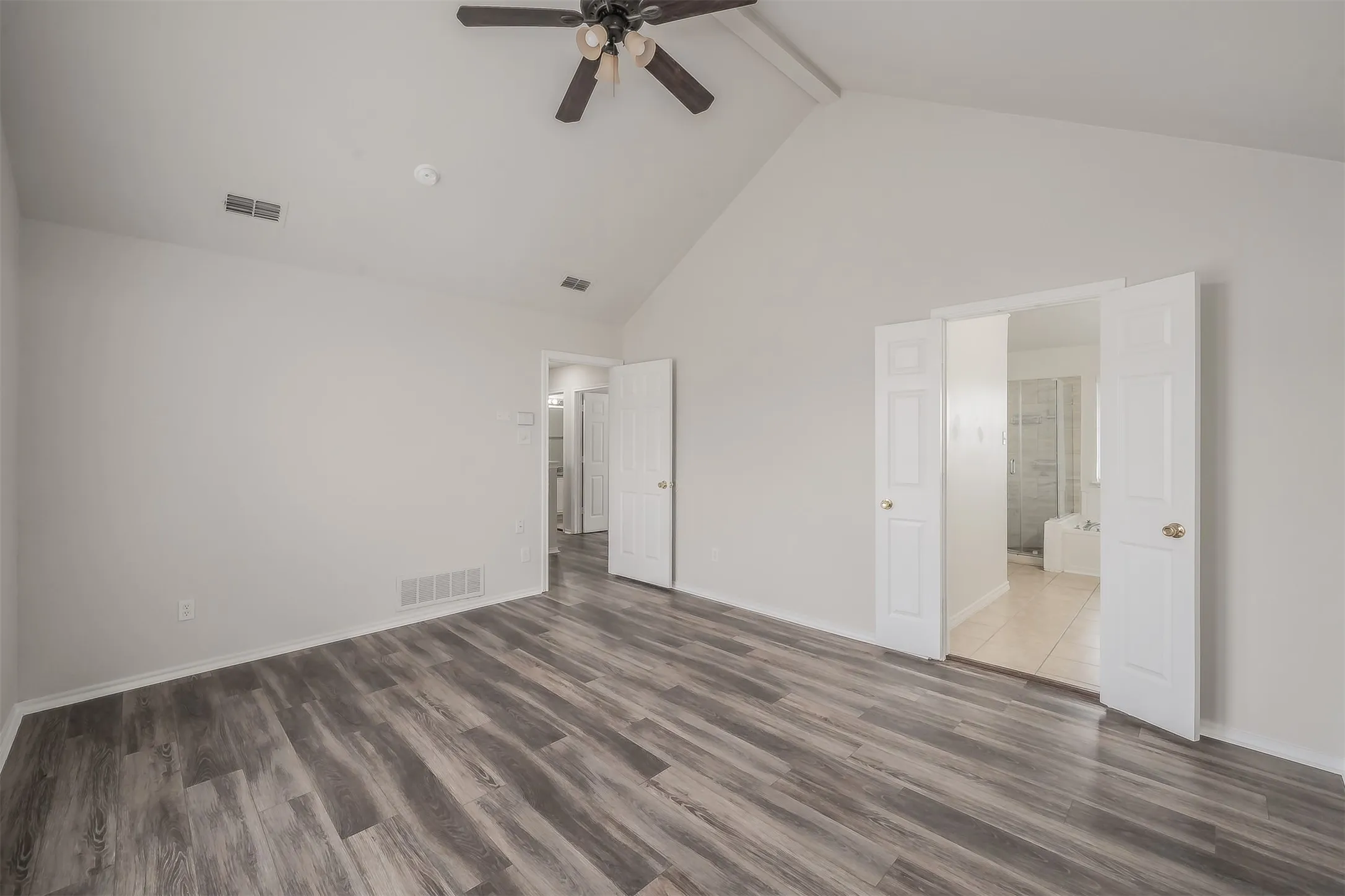Single Family Residence For Rent in Tarrant County , 1411 Prentice Street, Arlington, Texas 76018, 4 Bedroom, 3 Bathroom, 2 Garage spaces, 2,108 Sqft, built in 1990, mls#21354521, Real Estate Agent in Arlington, Homes For Rent in Tarrant county, Homes For Rent in Arlington, Realtor in Arlington Texas, Real Estate Brokerage Independent Realty Texas, Luminita Cordes Realtor