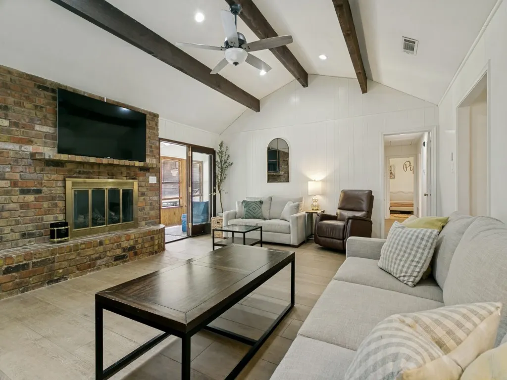 Light, bright and comfortable - the main living area offers plenty of room to relax or entertain.