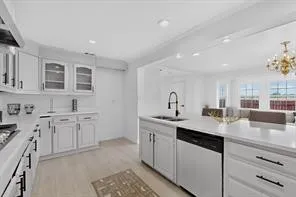 Single Family Residence For Rent in Tarrant County , 3317 Old Hickory Trail, Forest Hill, Texas 76140, 5 Bedroom, 4 Bathroom, 2 Garage spaces, 3,154 Sqft, built in 1966, mls#21353289, Real Estate Agent in Forest Hill, Homes For Rent in Tarrant county, Homes For Rent in Forest Hill, Realtor in Forest Hill Texas, Real Estate Brokerage Independent Realty Texas, Luminita Cordes Realtor