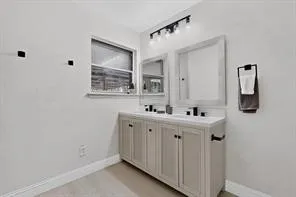 Single Family Residence For Rent in Tarrant County , 3317 Old Hickory Trail, Forest Hill, Texas 76140, 5 Bedroom, 4 Bathroom, 2 Garage spaces, 3,154 Sqft, built in 1966, mls#21353289, Real Estate Agent in Forest Hill, Homes For Rent in Tarrant county, Homes For Rent in Forest Hill, Realtor in Forest Hill Texas, Real Estate Brokerage Independent Realty Texas, Luminita Cordes Realtor