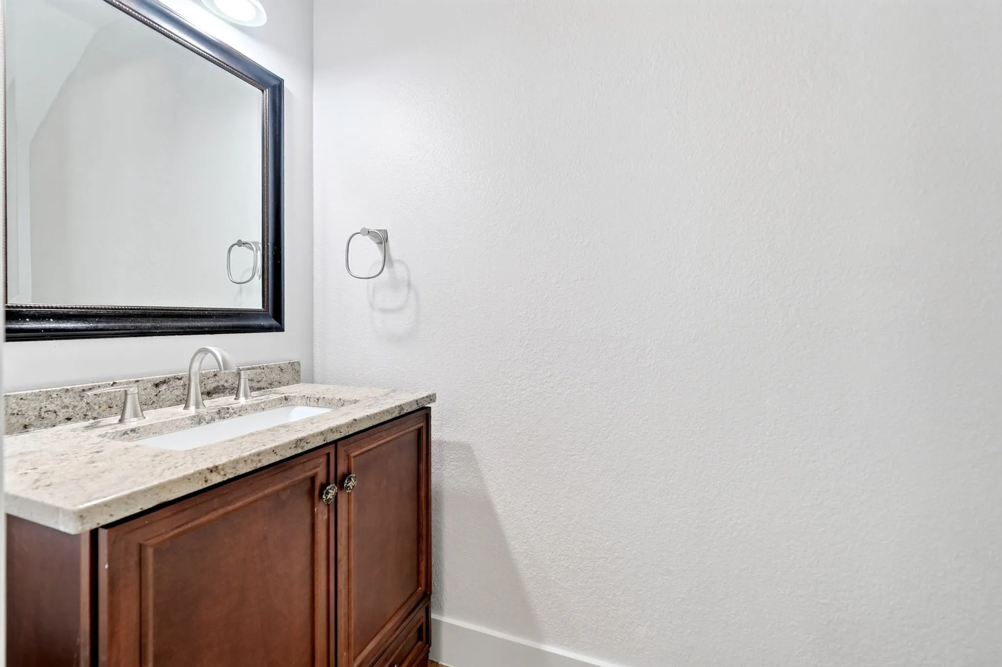 1/2 bath off the living room