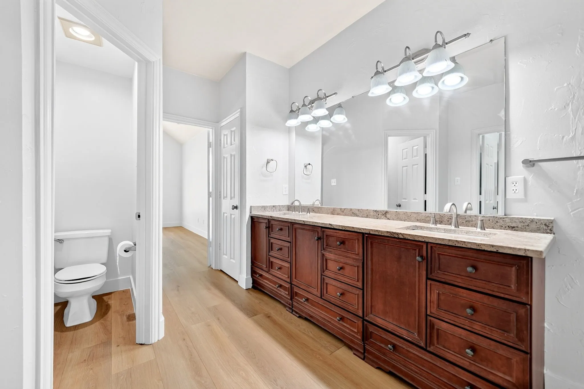 Single Family Residence For Sale in Denton County , 2917 Cedar Pass Court, Flower Mound, Texas 75022, 5 Bedroom, 3 Bathroom, 2 Garage spaces, 2,273 Sqft, built in 1996, mls#21342715, Real Estate Agent in Flower Mound, Homes For Sale in Denton county, Homes For Sale in Flower Mound, Realtor in Flower Mound Texas, Real Estate Brokerage Independent Realty Texas, Luminita Cordes Realtor