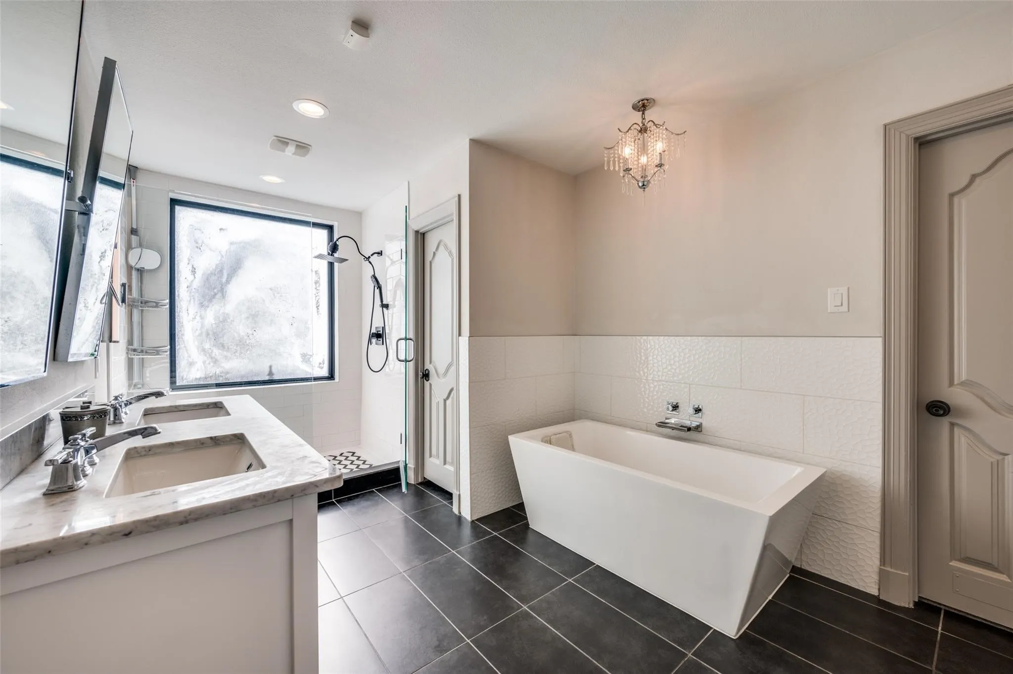 Single Family Residence For Rent in Dallas County , 4 Rue Du Lac Street, Dallas, Texas 75230, 3 Bedroom, 4 Bathroom, 2 Garage spaces, 3,820 Sqft, built in 1978, mls#21353850, Real Estate Agent in Dallas, Homes For Rent in Dallas county, Homes For Rent in Dallas, Realtor in Dallas Texas, Real Estate Brokerage Independent Realty Texas, Luminita Cordes Realtor