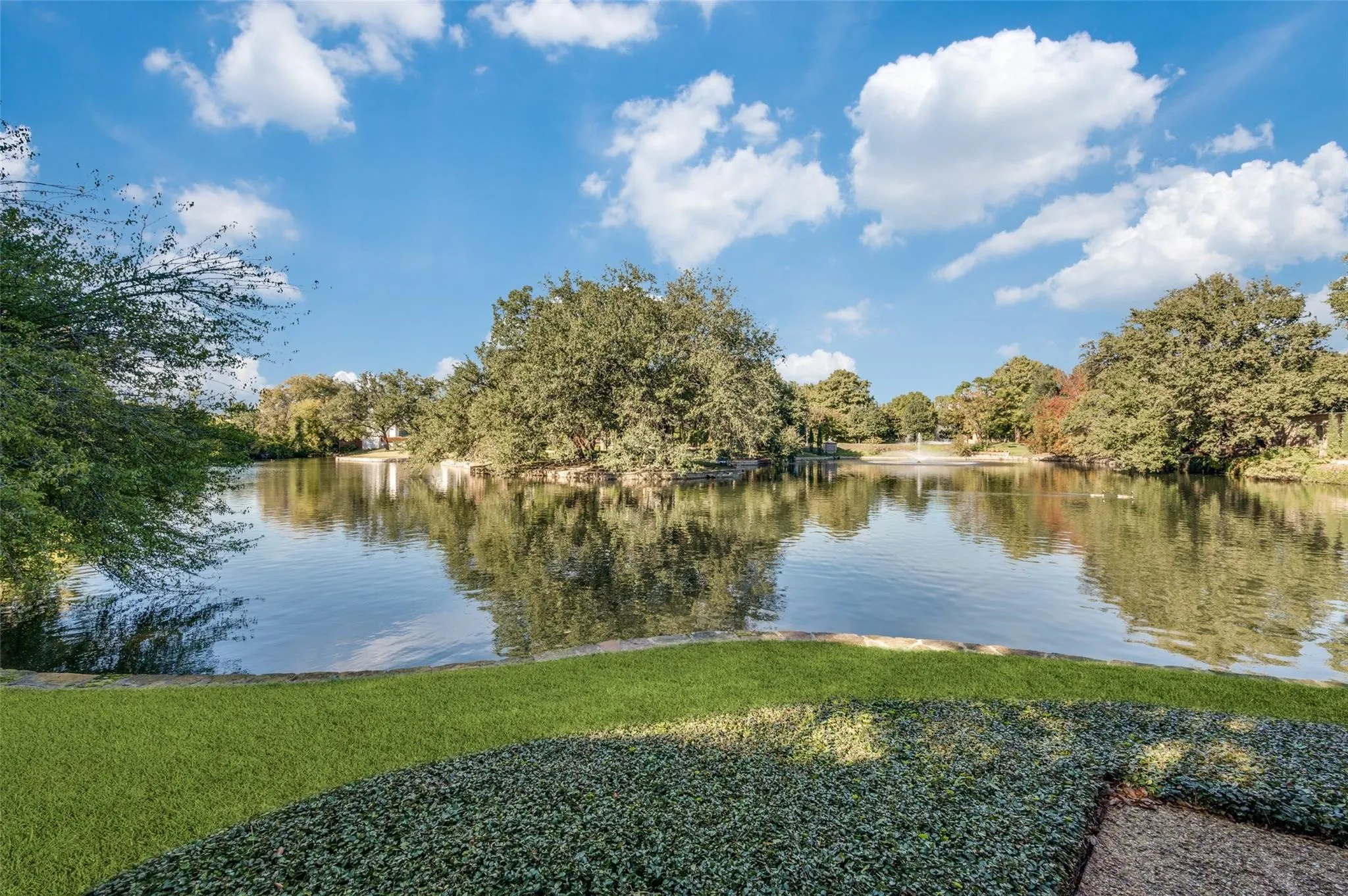 Single Family Residence For Rent in Dallas County , 4 Rue Du Lac Street, Dallas, Texas 75230, 3 Bedroom, 4 Bathroom, 2 Garage spaces, 3,820 Sqft, built in 1978, mls#21353850, Real Estate Agent in Dallas, Homes For Rent in Dallas county, Homes For Rent in Dallas, Realtor in Dallas Texas, Real Estate Brokerage Independent Realty Texas, Luminita Cordes Realtor