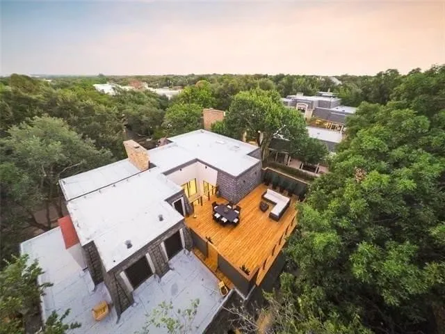 Single Family Residence For Rent in Dallas County , 4 Rue Du Lac Street, Dallas, Texas 75230, 3 Bedroom, 4 Bathroom, 2 Garage spaces, 3,820 Sqft, built in 1978, mls#21353850, Real Estate Agent in Dallas, Homes For Rent in Dallas county, Homes For Rent in Dallas, Realtor in Dallas Texas, Real Estate Brokerage Independent Realty Texas, Luminita Cordes Realtor