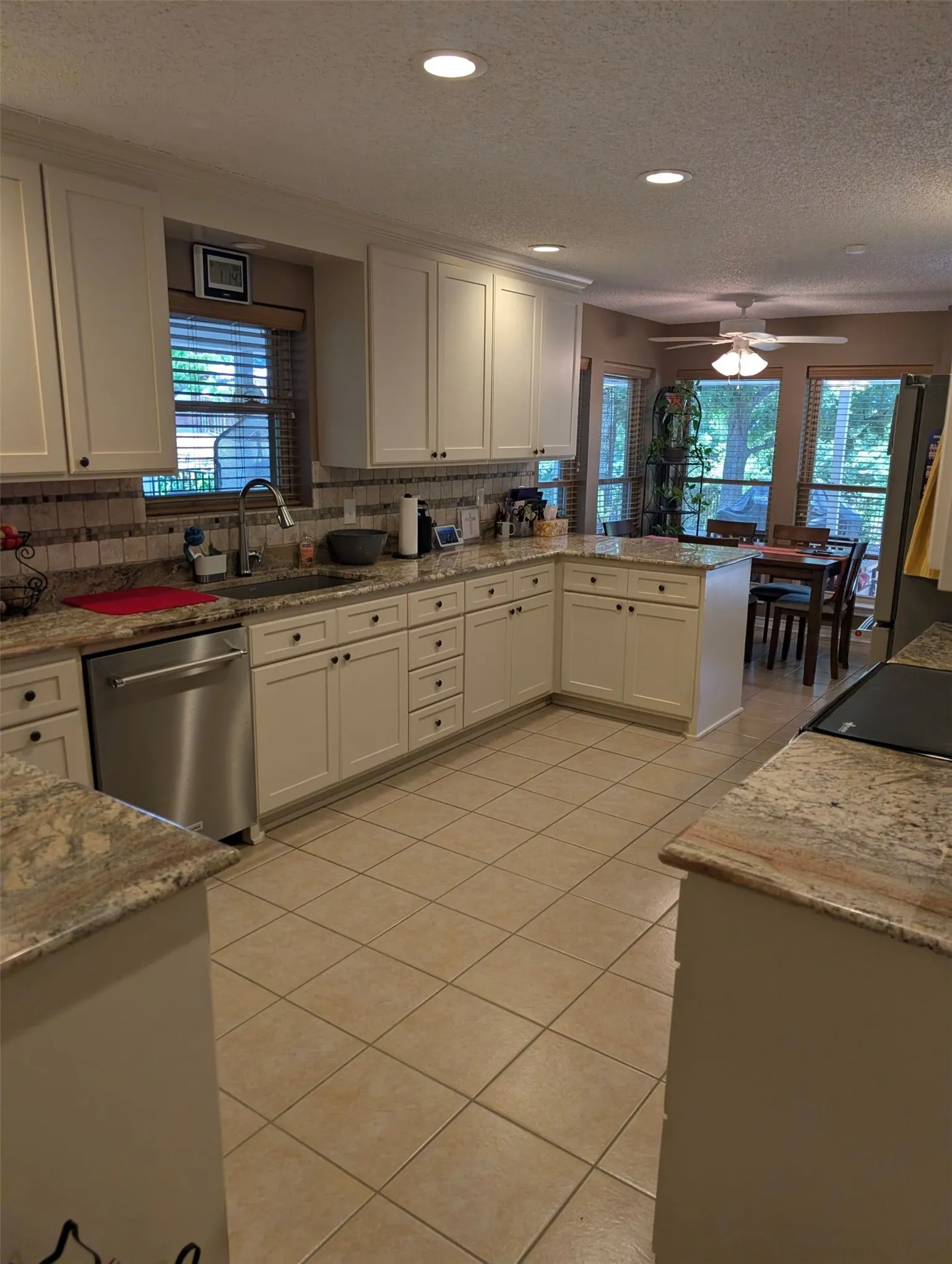 Single Family Residence For Sale in Tarrant County , 8832 Arbor Crest Court, Fort Worth, Texas 76179, 3 Bedroom, 2 Bathroom, 2 Garage spaces, 2,019 Sqft, built in 1985, mls#21354404, Real Estate Agent in Fort Worth, Homes For Sale in Tarrant county, Homes For Sale in Fort Worth, Realtor in Fort Worth Texas, Real Estate Brokerage Independent Realty Texas, Luminita Cordes Realtor