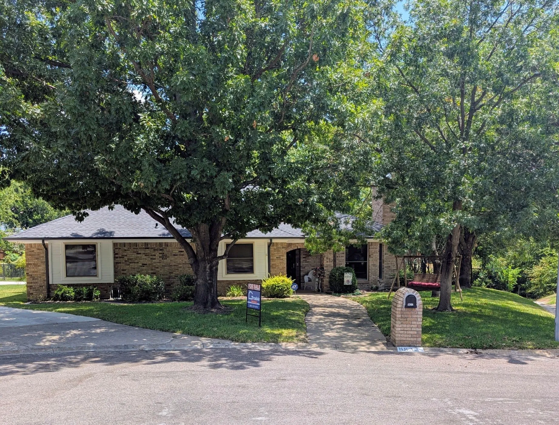 Single Family Residence For Sale in Tarrant County , 8832 Arbor Crest Court, Fort Worth, Texas 76179, 3 Bedroom, 2 Bathroom, 2 Garage spaces, 2,019 Sqft, built in 1985, mls#21354404, Real Estate Agent in Fort Worth, Homes For Sale in Tarrant county, Homes For Sale in Fort Worth, Realtor in Fort Worth Texas, Real Estate Brokerage Independent Realty Texas, Luminita Cordes Realtor