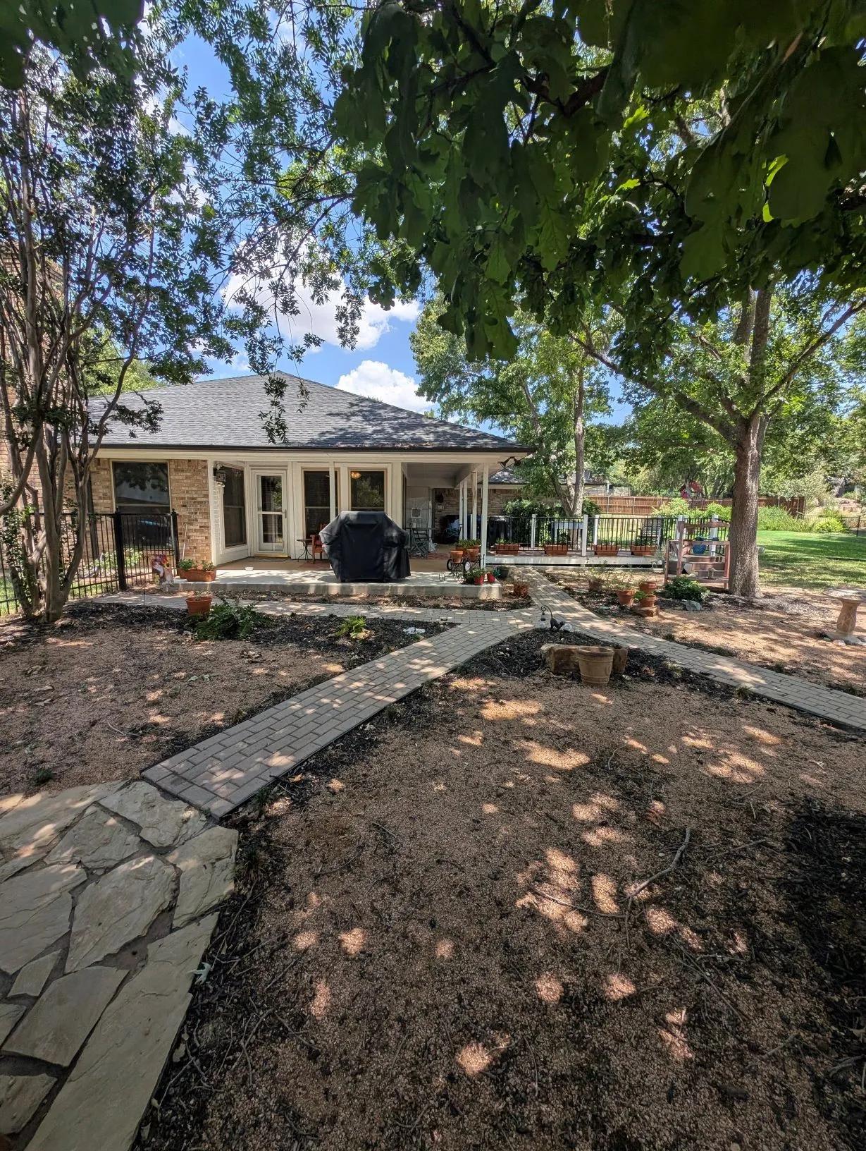 Single Family Residence For Sale in Tarrant County , 8832 Arbor Crest Court, Fort Worth, Texas 76179, 3 Bedroom, 2 Bathroom, 2 Garage spaces, 2,019 Sqft, built in 1985, mls#21354404, Real Estate Agent in Fort Worth, Homes For Sale in Tarrant county, Homes For Sale in Fort Worth, Realtor in Fort Worth Texas, Real Estate Brokerage Independent Realty Texas, Luminita Cordes Realtor
