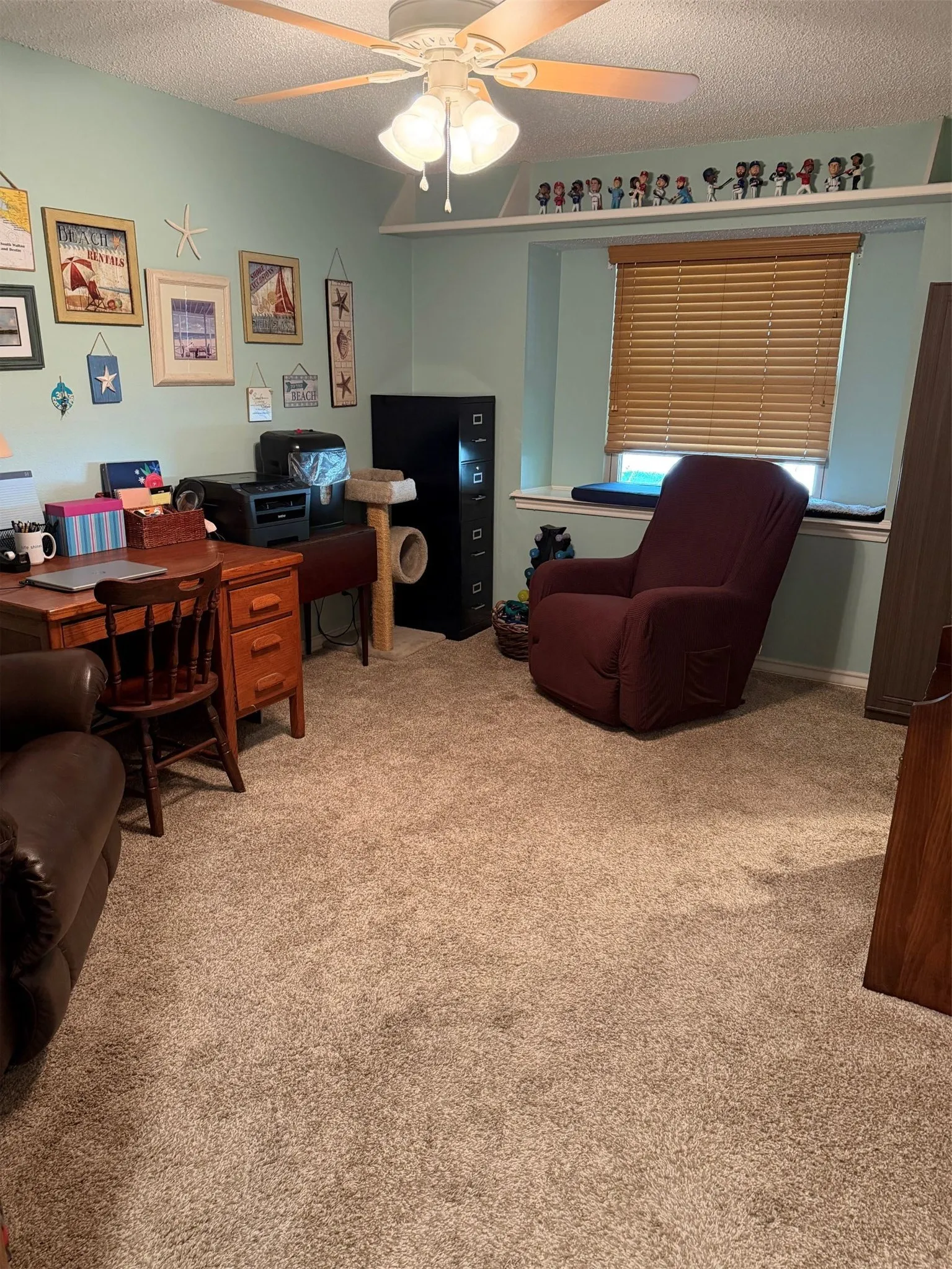 Recessed window with wood-finish blinds