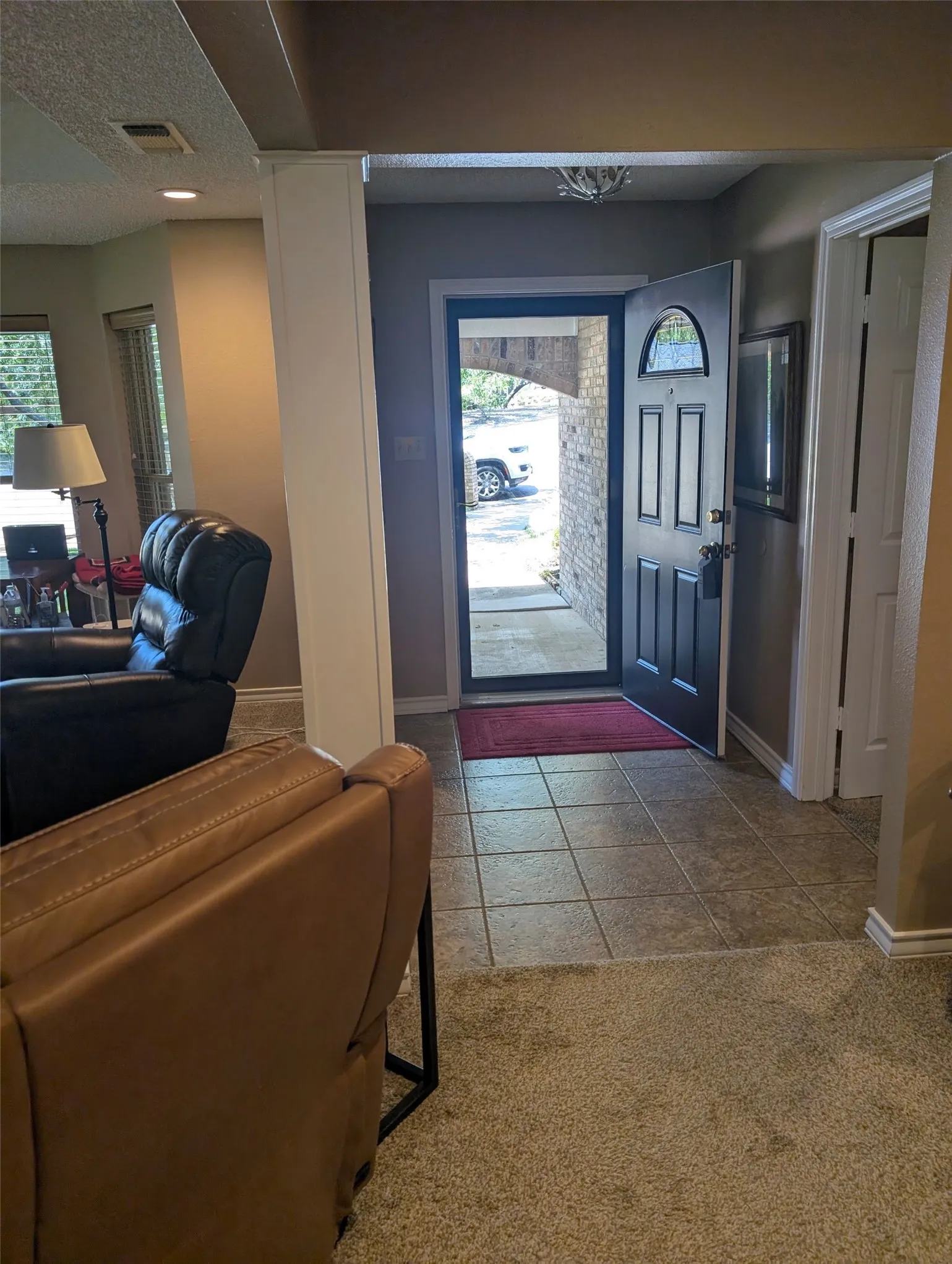 Single Family Residence For Sale in Tarrant County , 8832 Arbor Crest Court, Fort Worth, Texas 76179, 3 Bedroom, 2 Bathroom, 2 Garage spaces, 2,019 Sqft, built in 1985, mls#21354404, Real Estate Agent in Fort Worth, Homes For Sale in Tarrant county, Homes For Sale in Fort Worth, Realtor in Fort Worth Texas, Real Estate Brokerage Independent Realty Texas, Luminita Cordes Realtor