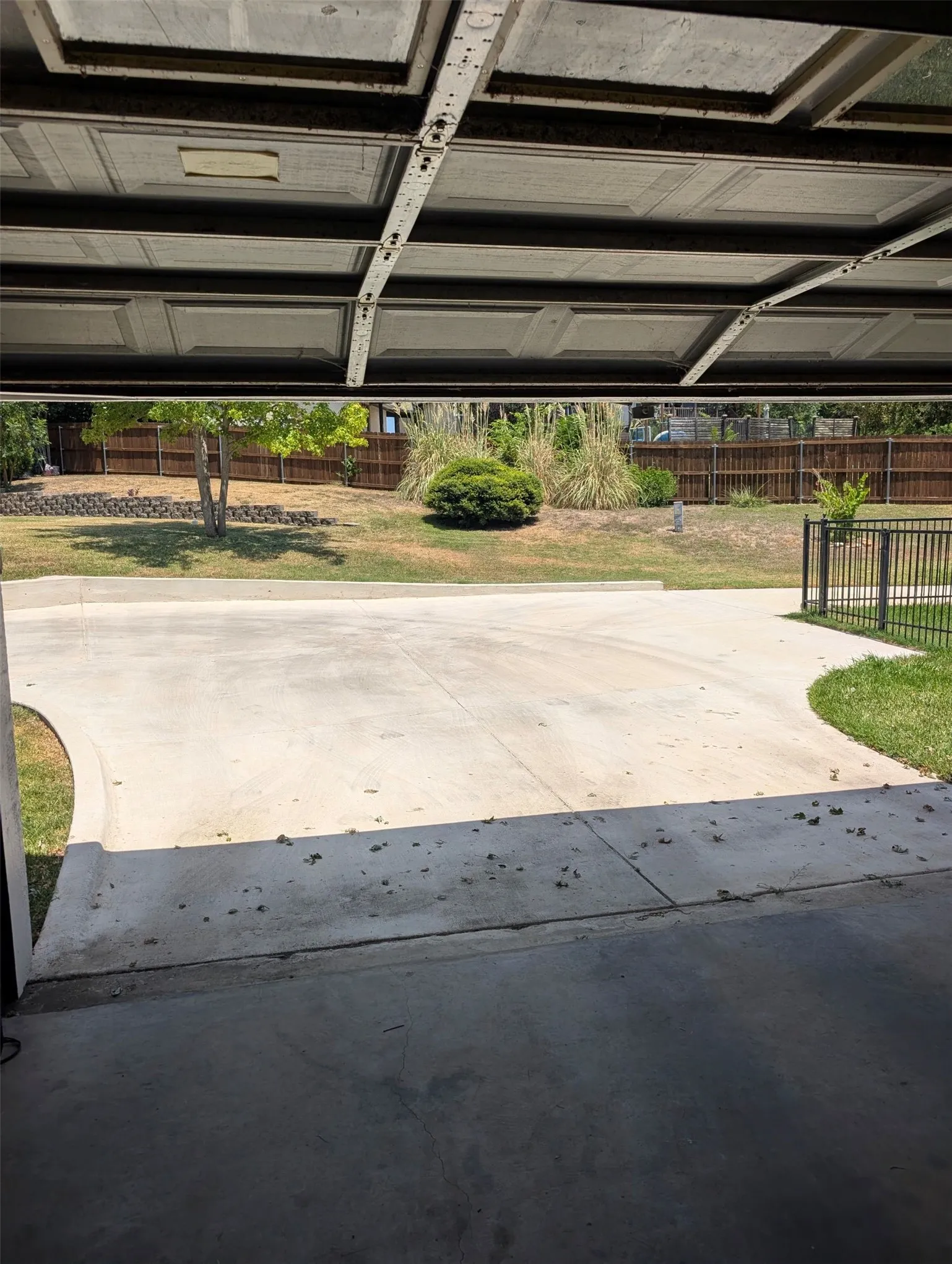 Single Family Residence For Sale in Tarrant County , 8832 Arbor Crest Court, Fort Worth, Texas 76179, 3 Bedroom, 2 Bathroom, 2 Garage spaces, 2,019 Sqft, built in 1985, mls#21354404, Real Estate Agent in Fort Worth, Homes For Sale in Tarrant county, Homes For Sale in Fort Worth, Realtor in Fort Worth Texas, Real Estate Brokerage Independent Realty Texas, Luminita Cordes Realtor