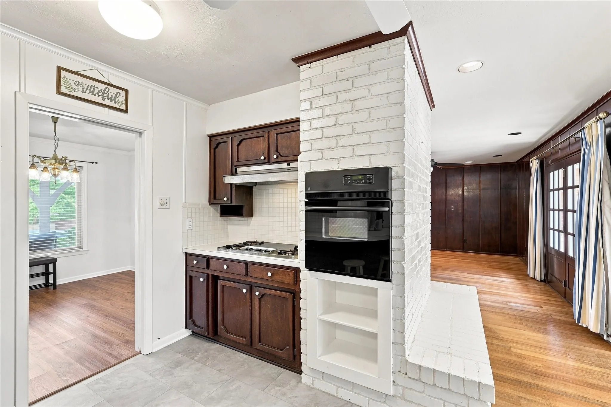Wonderful separate cooking area!
