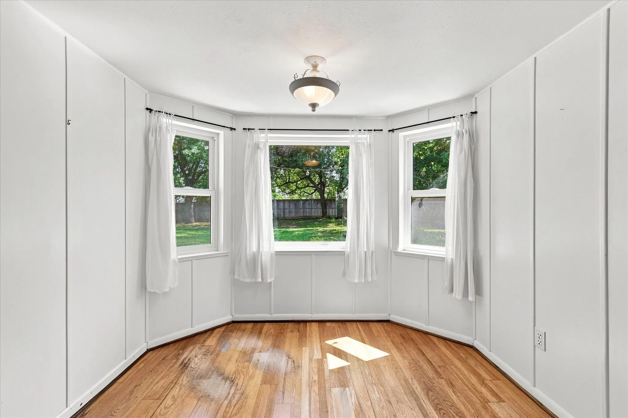 Picture yourself in this great breakfast area!