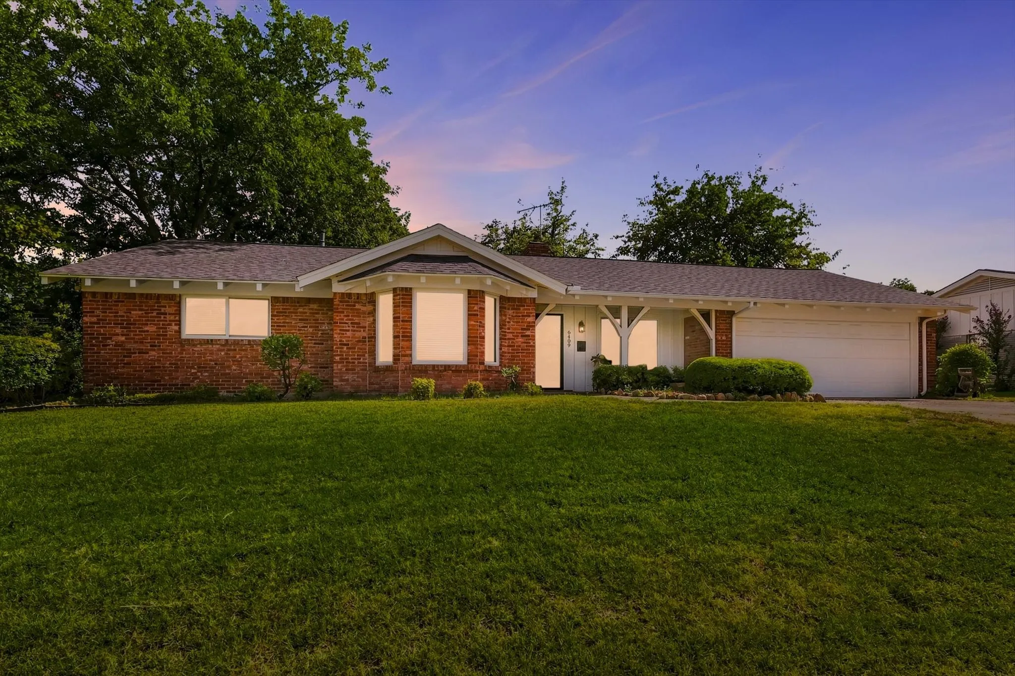 Single Family Residence For Sale in Tarrant County , 6409 W EMS Road, Fort Worth, Texas 76116, 3 Bedroom, 2 Bathroom, 2 Garage spaces, 2,015 Sqft, built in 1958, mls#21354538, Real Estate Agent in Fort Worth, Homes For Sale in Tarrant county, Homes For Sale in Fort Worth, Realtor in Fort Worth Texas, Real Estate Brokerage Independent Realty Texas, Luminita Cordes Realtor