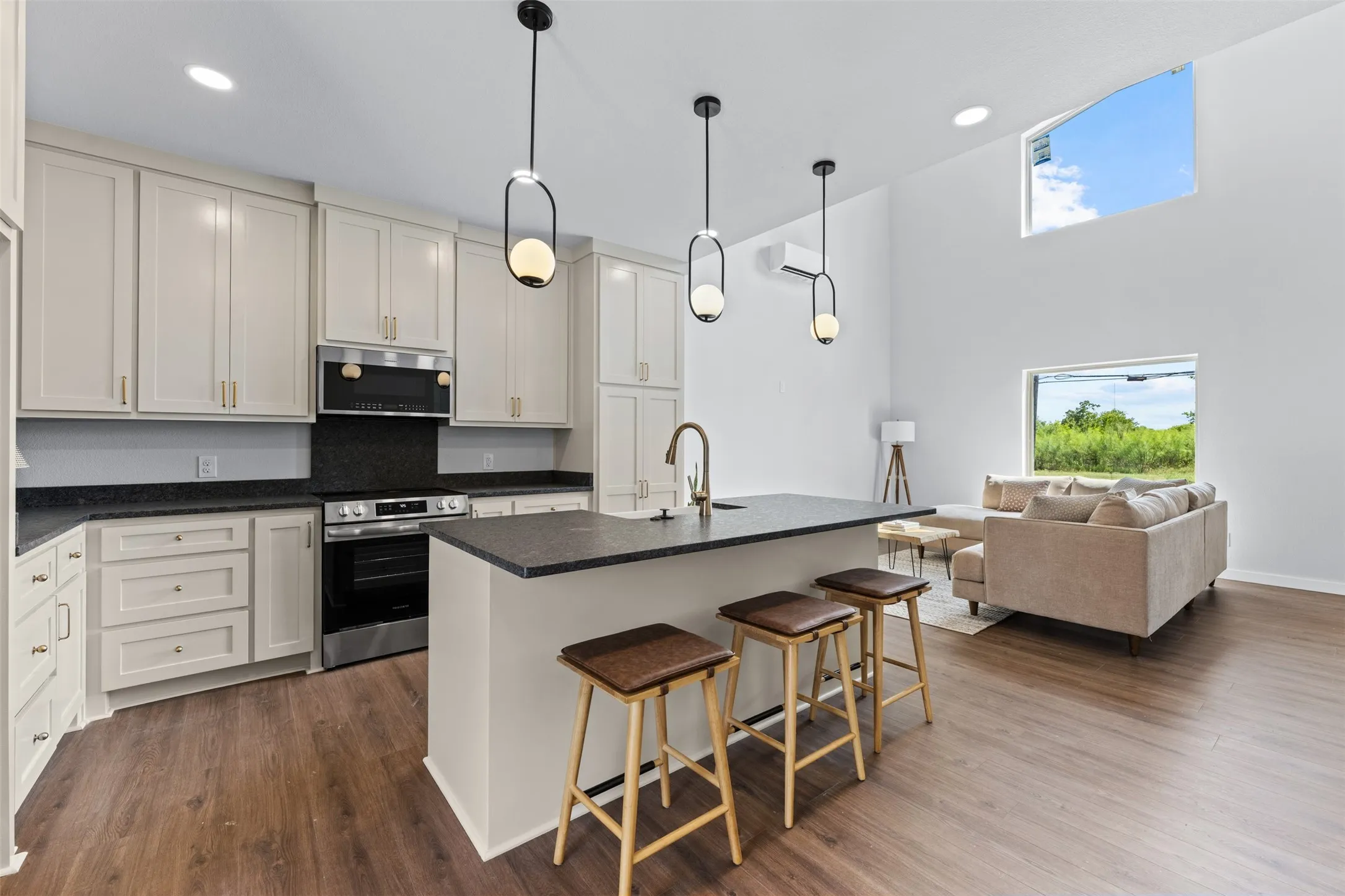 Single Family Residence For Sale in Mc Lennan County , 2400 S 12th Street, Waco, Texas 76706, 1 Bedroom, 2 Bathroom, Garage spaces, 840 Sqft, built in 2026, Price $215,000, mls#21354540, Real Estate Agent in Waco, Homes For Sale in Mc Lennan county, Homes For Sale in Waco, Realtor in Waco Texas, Real Estate Brokerage Independent Realty Texas, Luminita Cordes Realtor