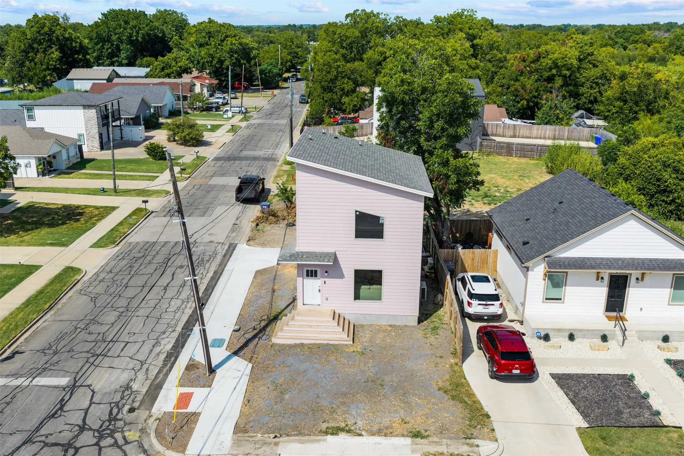 Single Family Residence For Sale in Mc Lennan County , 2400 S 12th Street, Waco, Texas 76706, 1 Bedroom, 2 Bathroom, Garage spaces, 840 Sqft, built in 2026, Price $215,000, mls#21354540, Real Estate Agent in Waco, Homes For Sale in Mc Lennan county, Homes For Sale in Waco, Realtor in Waco Texas, Real Estate Brokerage Independent Realty Texas, Luminita Cordes Realtor