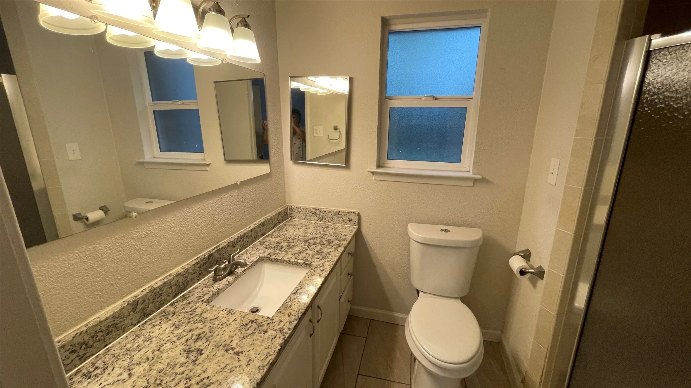 Single Family Residence For Rent in Tarrant County , 2232 Shady Brook Drive, Bedford, Texas 76021, 3 Bedroom, 2 Bathroom, 2 Garage spaces, 1,672 Sqft, built in 1964, mls#21354541, Real Estate Agent in Bedford, Homes For Rent in Tarrant county, Homes For Rent in Bedford, Realtor in Bedford Texas, Real Estate Brokerage Independent Realty Texas, Luminita Cordes Realtor