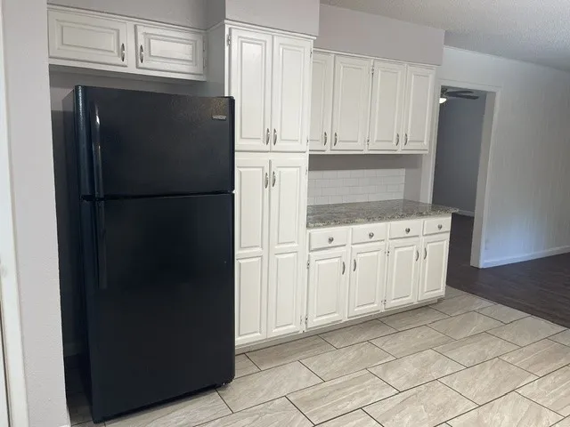 Single Family Residence For Rent in Tarrant County , 2232 Shady Brook Drive, Bedford, Texas 76021, 3 Bedroom, 2 Bathroom, 2 Garage spaces, 1,672 Sqft, built in 1964, mls#21354541, Real Estate Agent in Bedford, Homes For Rent in Tarrant county, Homes For Rent in Bedford, Realtor in Bedford Texas, Real Estate Brokerage Independent Realty Texas, Luminita Cordes Realtor