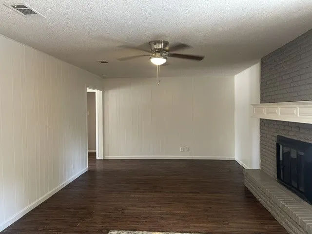 Single Family Residence For Rent in Tarrant County , 2232 Shady Brook Drive, Bedford, Texas 76021, 3 Bedroom, 2 Bathroom, 2 Garage spaces, 1,672 Sqft, built in 1964, mls#21354541, Real Estate Agent in Bedford, Homes For Rent in Tarrant county, Homes For Rent in Bedford, Realtor in Bedford Texas, Real Estate Brokerage Independent Realty Texas, Luminita Cordes Realtor