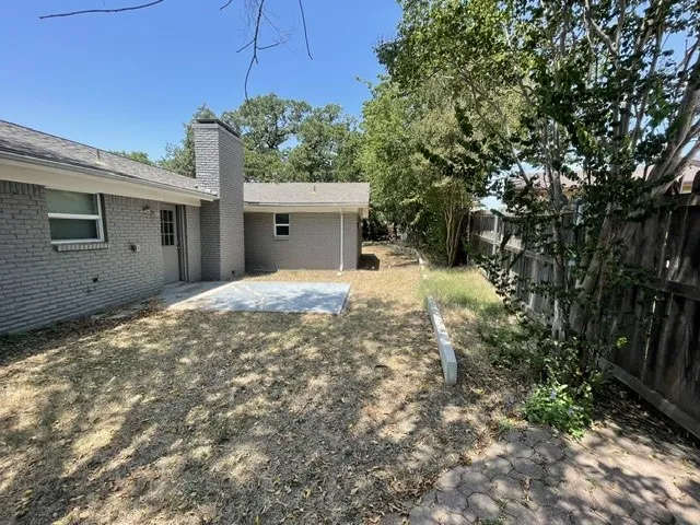 Single Family Residence For Rent in Tarrant County , 2232 Shady Brook Drive, Bedford, Texas 76021, 3 Bedroom, 2 Bathroom, 2 Garage spaces, 1,672 Sqft, built in 1964, mls#21354541, Real Estate Agent in Bedford, Homes For Rent in Tarrant county, Homes For Rent in Bedford, Realtor in Bedford Texas, Real Estate Brokerage Independent Realty Texas, Luminita Cordes Realtor