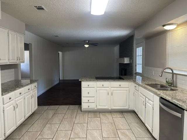 Single Family Residence For Rent in Tarrant County , 2232 Shady Brook Drive, Bedford, Texas 76021, 3 Bedroom, 2 Bathroom, 2 Garage spaces, 1,672 Sqft, built in 1964, mls#21354541, Real Estate Agent in Bedford, Homes For Rent in Tarrant county, Homes For Rent in Bedford, Realtor in Bedford Texas, Real Estate Brokerage Independent Realty Texas, Luminita Cordes Realtor