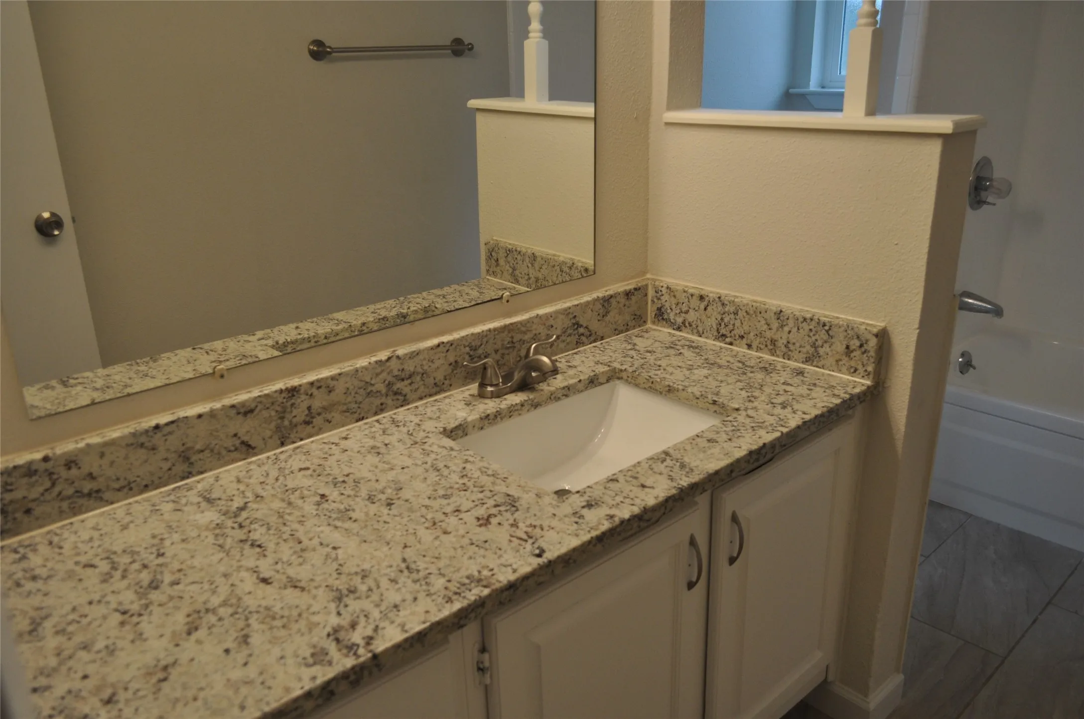 Single Family Residence For Rent in Tarrant County , 2232 Shady Brook Drive, Bedford, Texas 76021, 3 Bedroom, 2 Bathroom, 2 Garage spaces, 1,672 Sqft, built in 1964, mls#21354541, Real Estate Agent in Bedford, Homes For Rent in Tarrant county, Homes For Rent in Bedford, Realtor in Bedford Texas, Real Estate Brokerage Independent Realty Texas, Luminita Cordes Realtor