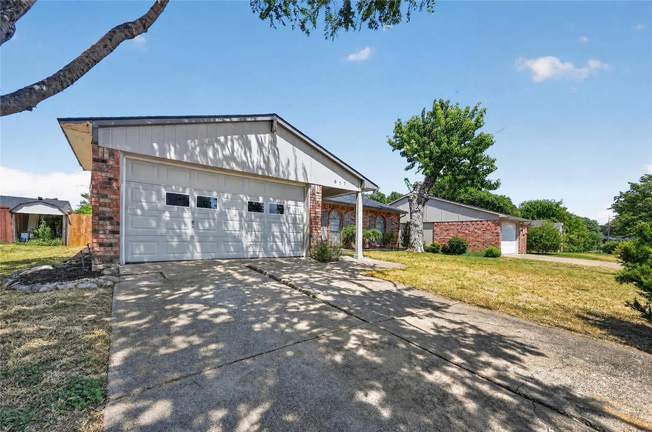 Single Family Residence For Sale in Collin County , 517 Hanover Drive, Allen, Texas 75002, 3 Bedroom, 2 Bathroom, 1 Garage spaces, 1,426 Sqft, built in 1977, mls#21352466, Real Estate Agent in Allen, Homes For Sale in Collin county, Homes For Sale in Allen, Realtor in Allen Texas, Real Estate Brokerage Independent Realty Texas, Luminita Cordes Realtor