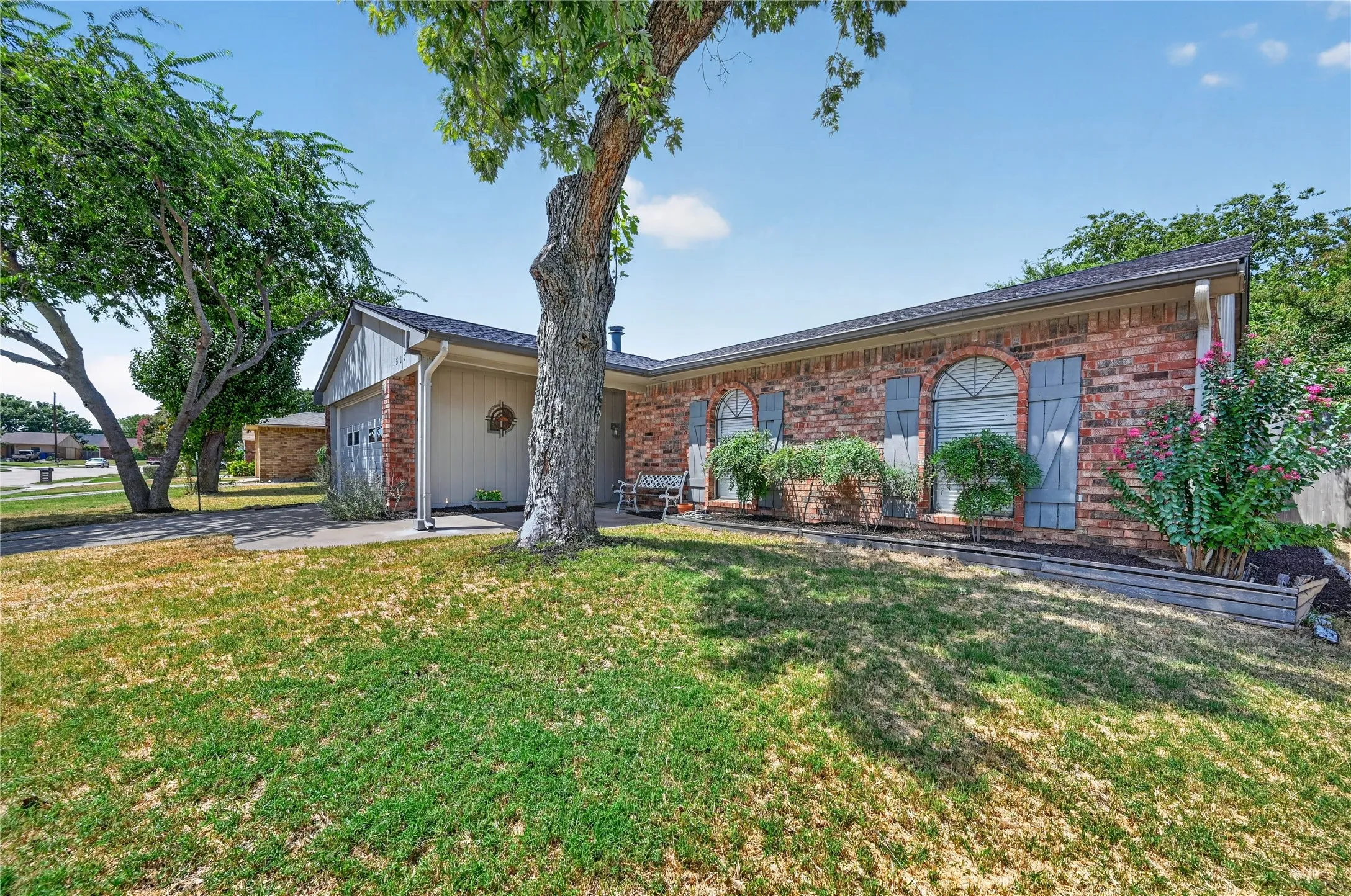 Single Family Residence For Sale in Collin County , 517 Hanover Drive, Allen, Texas 75002, 3 Bedroom, 2 Bathroom, 1 Garage spaces, 1,426 Sqft, built in 1977, mls#21352466, Real Estate Agent in Allen, Homes For Sale in Collin county, Homes For Sale in Allen, Realtor in Allen Texas, Real Estate Brokerage Independent Realty Texas, Luminita Cordes Realtor