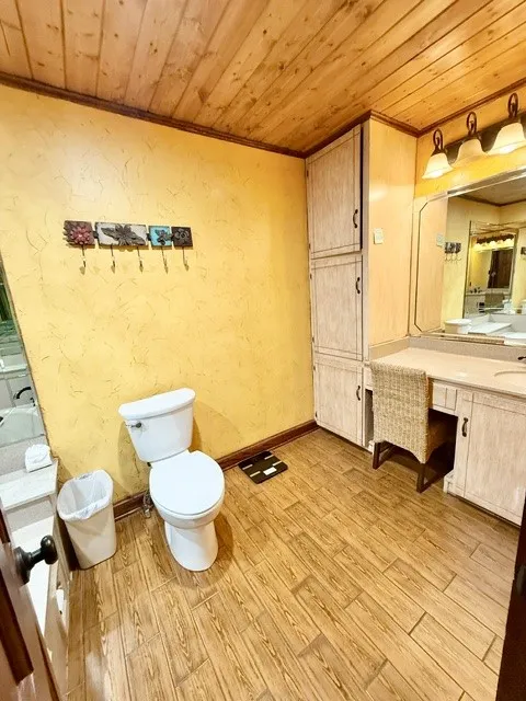 Single Family Residence For Sale in Henderson County , 1608 FM 1616, Athens, Texas 75751, 3 Bedroom, 3 Bathroom, Garage spaces, 3,345 Sqft, built in 1971, mls#21354544, Real Estate Agent in Athens, Homes For Sale in Henderson county, Homes For Sale in Athens, Realtor in Athens Texas, Real Estate Brokerage Independent Realty Texas, Luminita Cordes Realtor