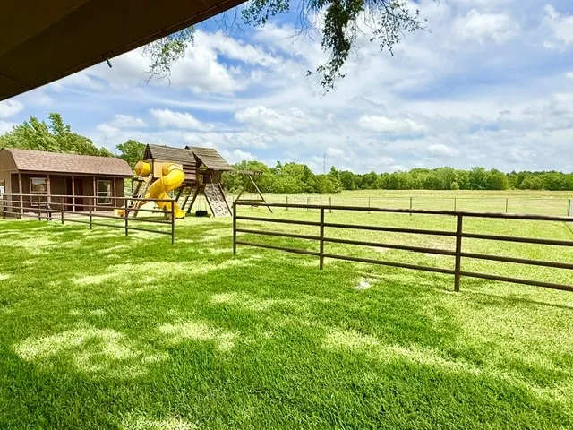Single Family Residence For Sale in Henderson County , 1608 FM 1616, Athens, Texas 75751, 3 Bedroom, 3 Bathroom, Garage spaces, 3,345 Sqft, built in 1971, mls#21354544, Real Estate Agent in Athens, Homes For Sale in Henderson county, Homes For Sale in Athens, Realtor in Athens Texas, Real Estate Brokerage Independent Realty Texas, Luminita Cordes Realtor
