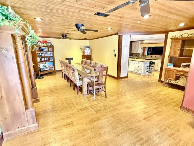 Single Family Residence For Sale in Henderson County , 1608 FM 1616, Athens, Texas 75751, 3 Bedroom, 3 Bathroom, Garage spaces, 3,345 Sqft, built in 1971, mls#21354544, Real Estate Agent in Athens, Homes For Sale in Henderson county, Homes For Sale in Athens, Realtor in Athens Texas, Real Estate Brokerage Independent Realty Texas, Luminita Cordes Realtor