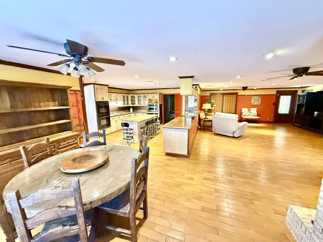 Single Family Residence For Sale in Henderson County , 1608 FM 1616, Athens, Texas 75751, 3 Bedroom, 3 Bathroom, Garage spaces, 3,345 Sqft, built in 1971, mls#21354544, Real Estate Agent in Athens, Homes For Sale in Henderson county, Homes For Sale in Athens, Realtor in Athens Texas, Real Estate Brokerage Independent Realty Texas, Luminita Cordes Realtor