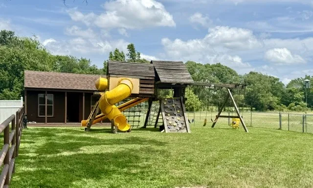 Single Family Residence For Sale in Henderson County , 1608 FM 1616, Athens, Texas 75751, 3 Bedroom, 3 Bathroom, Garage spaces, 3,345 Sqft, built in 1971, mls#21354544, Real Estate Agent in Athens, Homes For Sale in Henderson county, Homes For Sale in Athens, Realtor in Athens Texas, Real Estate Brokerage Independent Realty Texas, Luminita Cordes Realtor