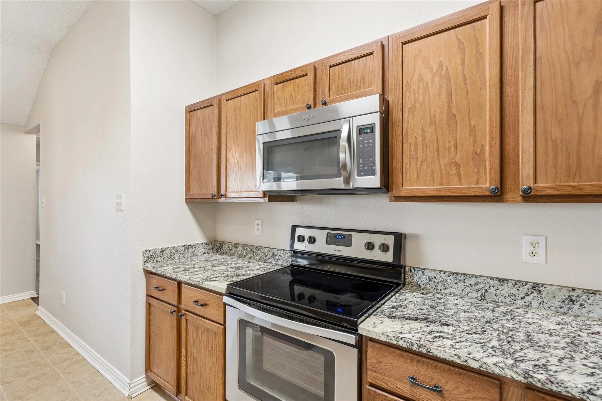 Single Family Residence For Sale in Tarrant County , 13220 Ridgepointe, Fort Worth, Texas 76244, 3 Bedroom, 2 Bathroom, 2 Garage spaces, 1,784 Sqft, built in 2002, mls#21353705, Real Estate Agent in Fort Worth, Homes For Sale in Tarrant county, Homes For Sale in Fort Worth, Realtor in Fort Worth Texas, Real Estate Brokerage Independent Realty Texas, Luminita Cordes Realtor