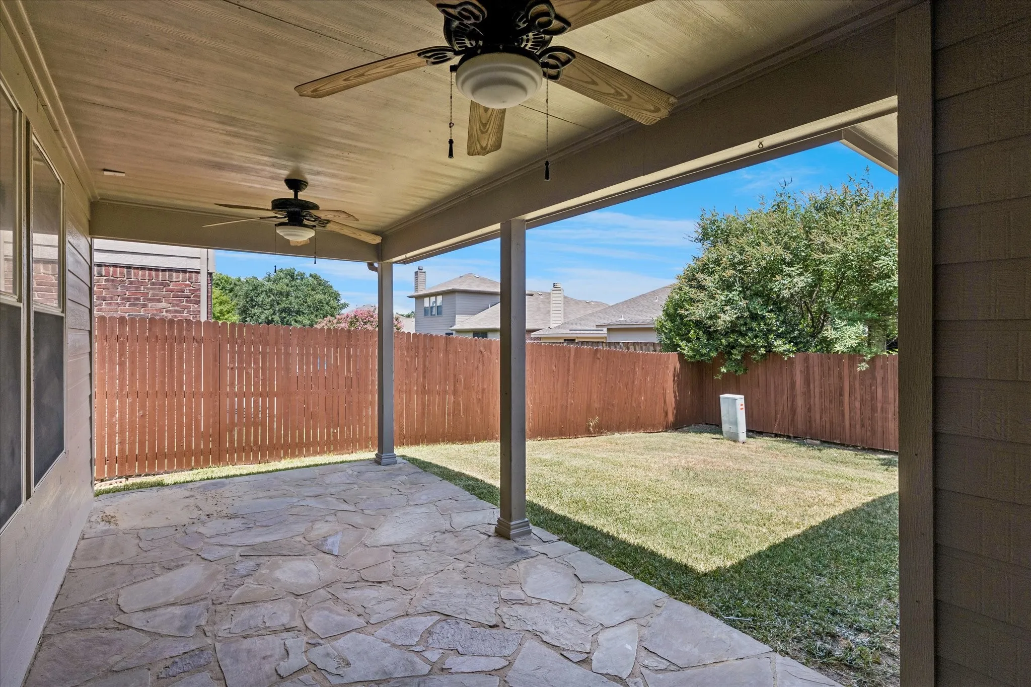 Single Family Residence For Sale in Tarrant County , 13220 Ridgepointe, Fort Worth, Texas 76244, 3 Bedroom, 2 Bathroom, 2 Garage spaces, 1,784 Sqft, built in 2002, mls#21353705, Real Estate Agent in Fort Worth, Homes For Sale in Tarrant county, Homes For Sale in Fort Worth, Realtor in Fort Worth Texas, Real Estate Brokerage Independent Realty Texas, Luminita Cordes Realtor