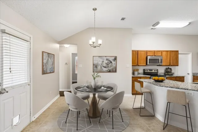 Informal Dining Area
Virual Photo