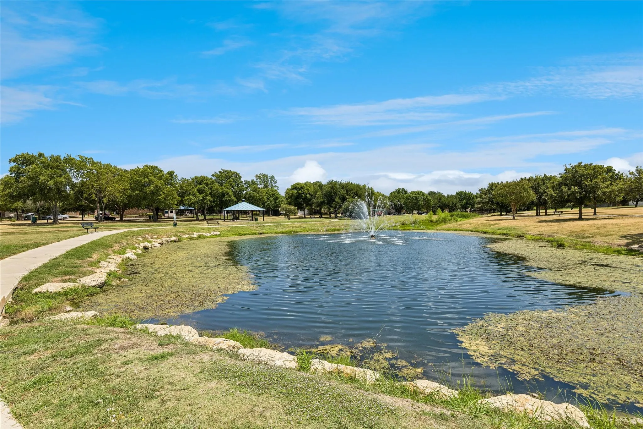 Single Family Residence For Sale in Tarrant County , 13220 Ridgepointe, Fort Worth, Texas 76244, 3 Bedroom, 2 Bathroom, 2 Garage spaces, 1,784 Sqft, built in 2002, mls#21353705, Real Estate Agent in Fort Worth, Homes For Sale in Tarrant county, Homes For Sale in Fort Worth, Realtor in Fort Worth Texas, Real Estate Brokerage Independent Realty Texas, Luminita Cordes Realtor