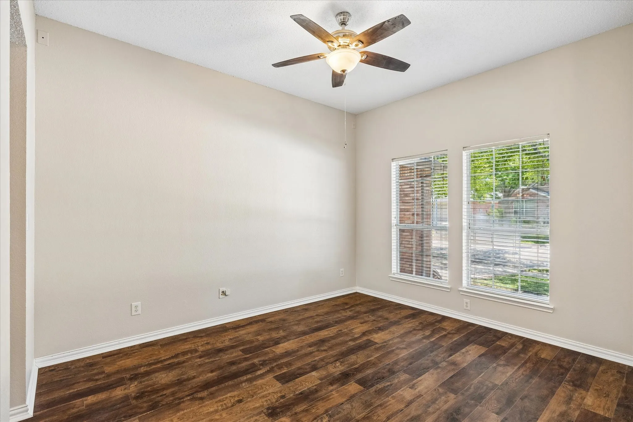 Flexiible room - could be used as study, play room, or hobby room