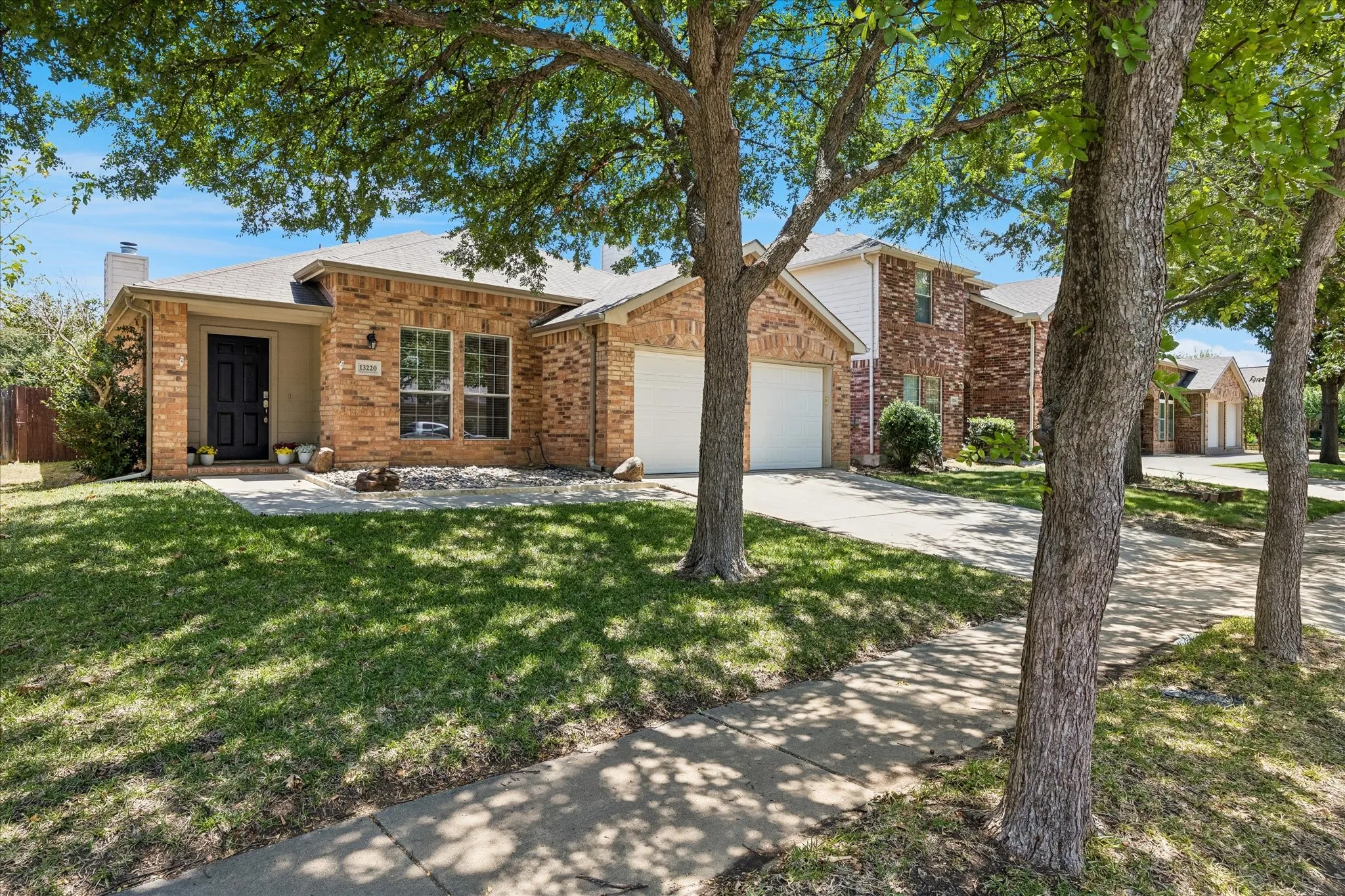 Single Family Residence For Sale in Tarrant County , 13220 Ridgepointe, Fort Worth, Texas 76244, 3 Bedroom, 2 Bathroom, 2 Garage spaces, 1,784 Sqft, built in 2002, mls#21353705, Real Estate Agent in Fort Worth, Homes For Sale in Tarrant county, Homes For Sale in Fort Worth, Realtor in Fort Worth Texas, Real Estate Brokerage Independent Realty Texas, Luminita Cordes Realtor