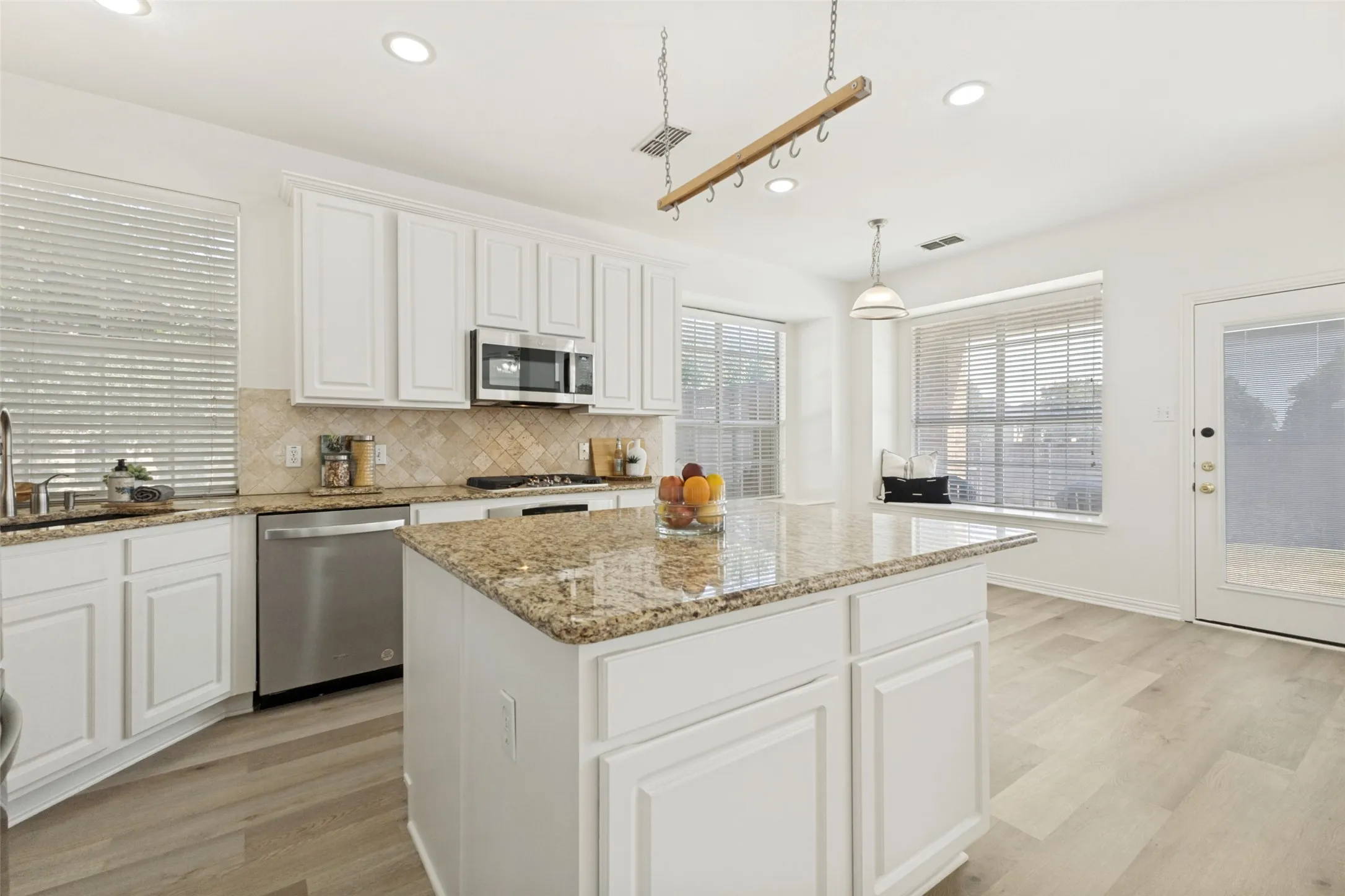 Single Family Residence For Sale in Collin County , 3004 Austin Drive, Plano, Texas 75025, 5 Bedroom, 4 Bathroom, 2 Garage spaces, 3,306 Sqft, built in 1999, mls#21354533, Real Estate Agent in Plano, Homes For Sale in Collin county, Homes For Sale in Plano, Realtor in Plano Texas, Real Estate Brokerage Independent Realty Texas, Luminita Cordes Realtor