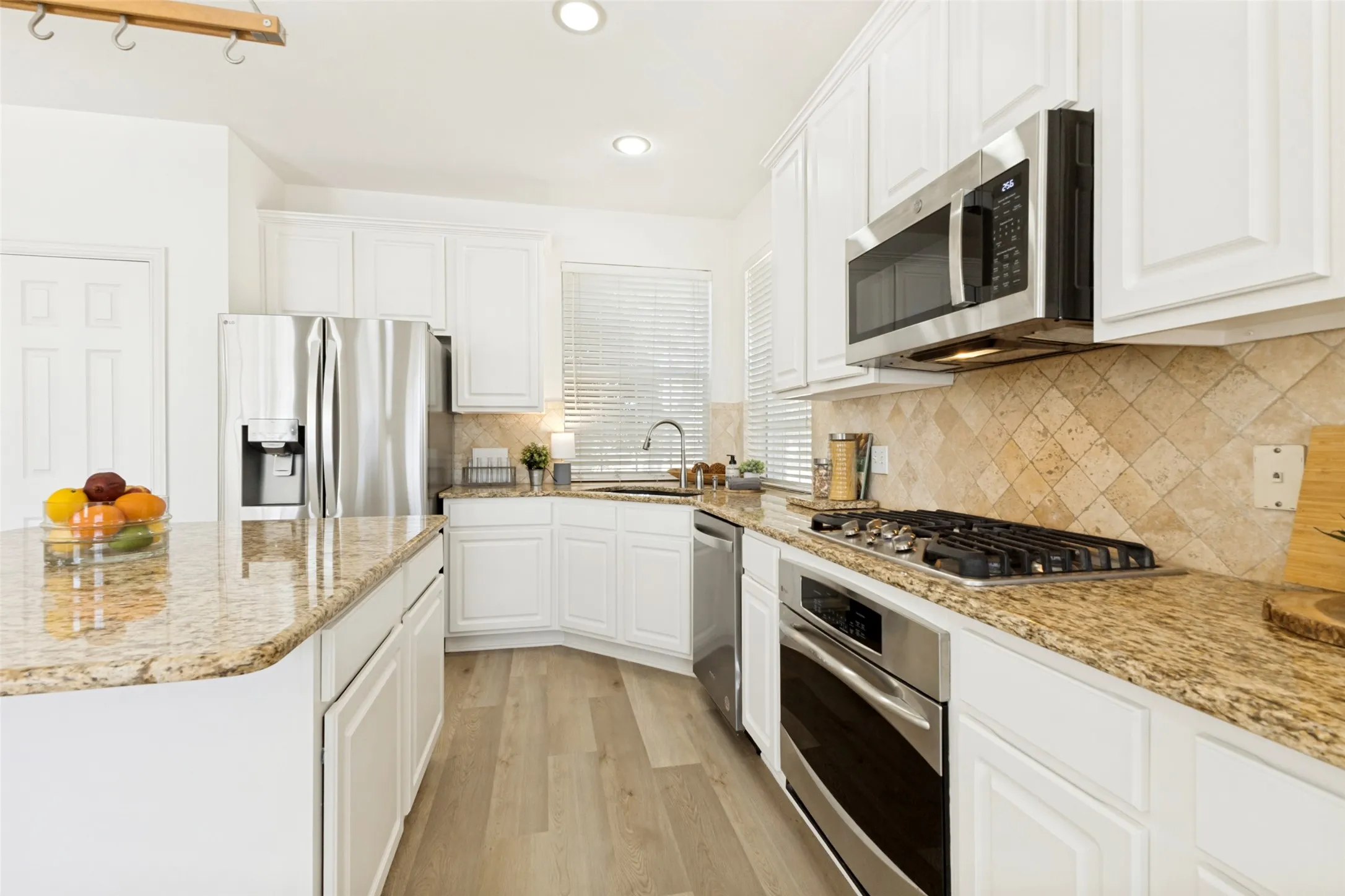 Single Family Residence For Sale in Collin County , 3004 Austin Drive, Plano, Texas 75025, 5 Bedroom, 4 Bathroom, 2 Garage spaces, 3,306 Sqft, built in 1999, mls#21354533, Real Estate Agent in Plano, Homes For Sale in Collin county, Homes For Sale in Plano, Realtor in Plano Texas, Real Estate Brokerage Independent Realty Texas, Luminita Cordes Realtor
