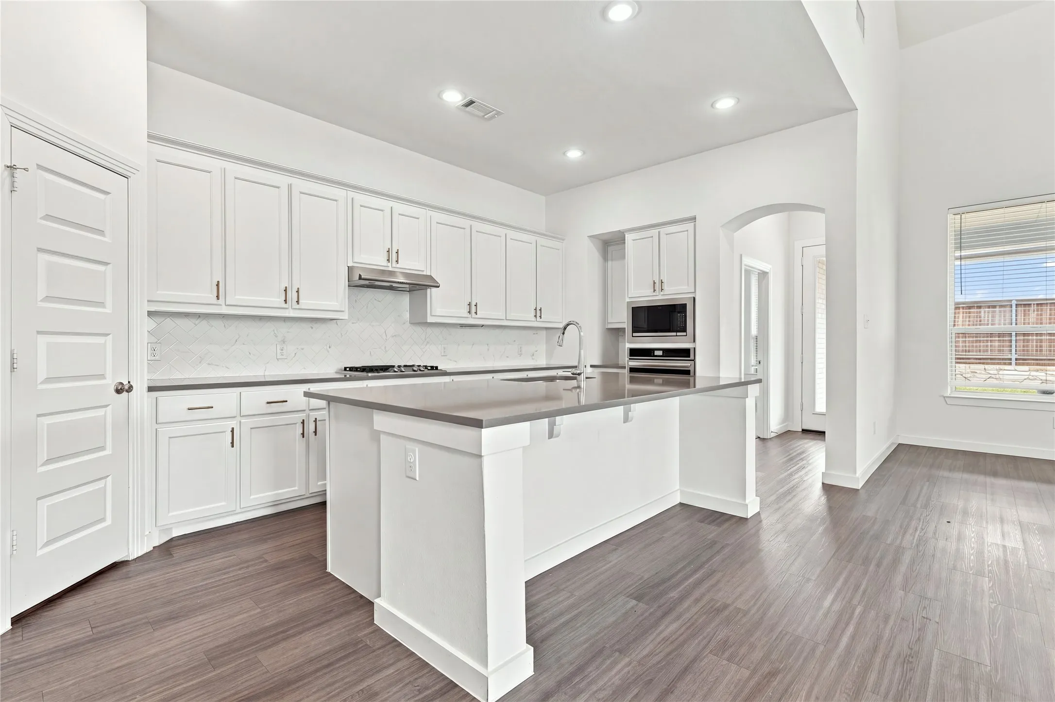 Single Family Residence For Sale in Kaufman County , 2410 Doncaster Drive, Forney, Texas 75126, 4 Bedroom, 4 Bathroom, Garage spaces, 3,188 Sqft, built in 2022, mls#21354534, Real Estate Agent in Forney, Homes For Sale in Kaufman county, Homes For Sale in Forney, Realtor in Forney Texas, Real Estate Brokerage Independent Realty Texas, Luminita Cordes Realtor