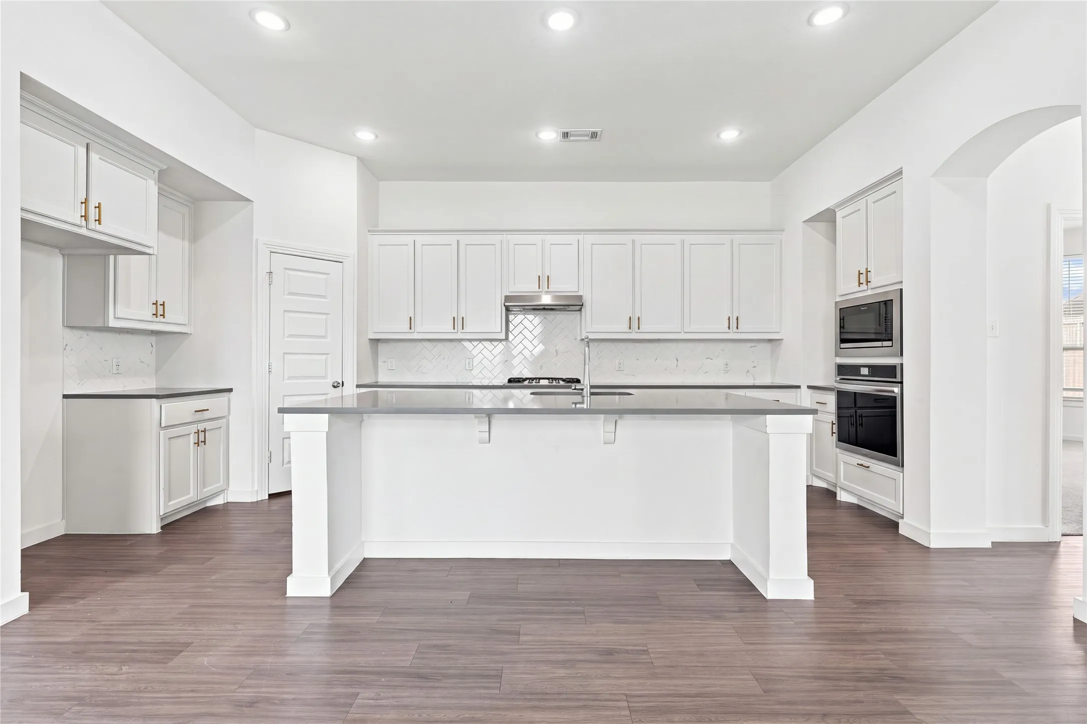 Single Family Residence For Sale in Kaufman County , 2410 Doncaster Drive, Forney, Texas 75126, 4 Bedroom, 4 Bathroom, Garage spaces, 3,188 Sqft, built in 2022, mls#21354534, Real Estate Agent in Forney, Homes For Sale in Kaufman county, Homes For Sale in Forney, Realtor in Forney Texas, Real Estate Brokerage Independent Realty Texas, Luminita Cordes Realtor