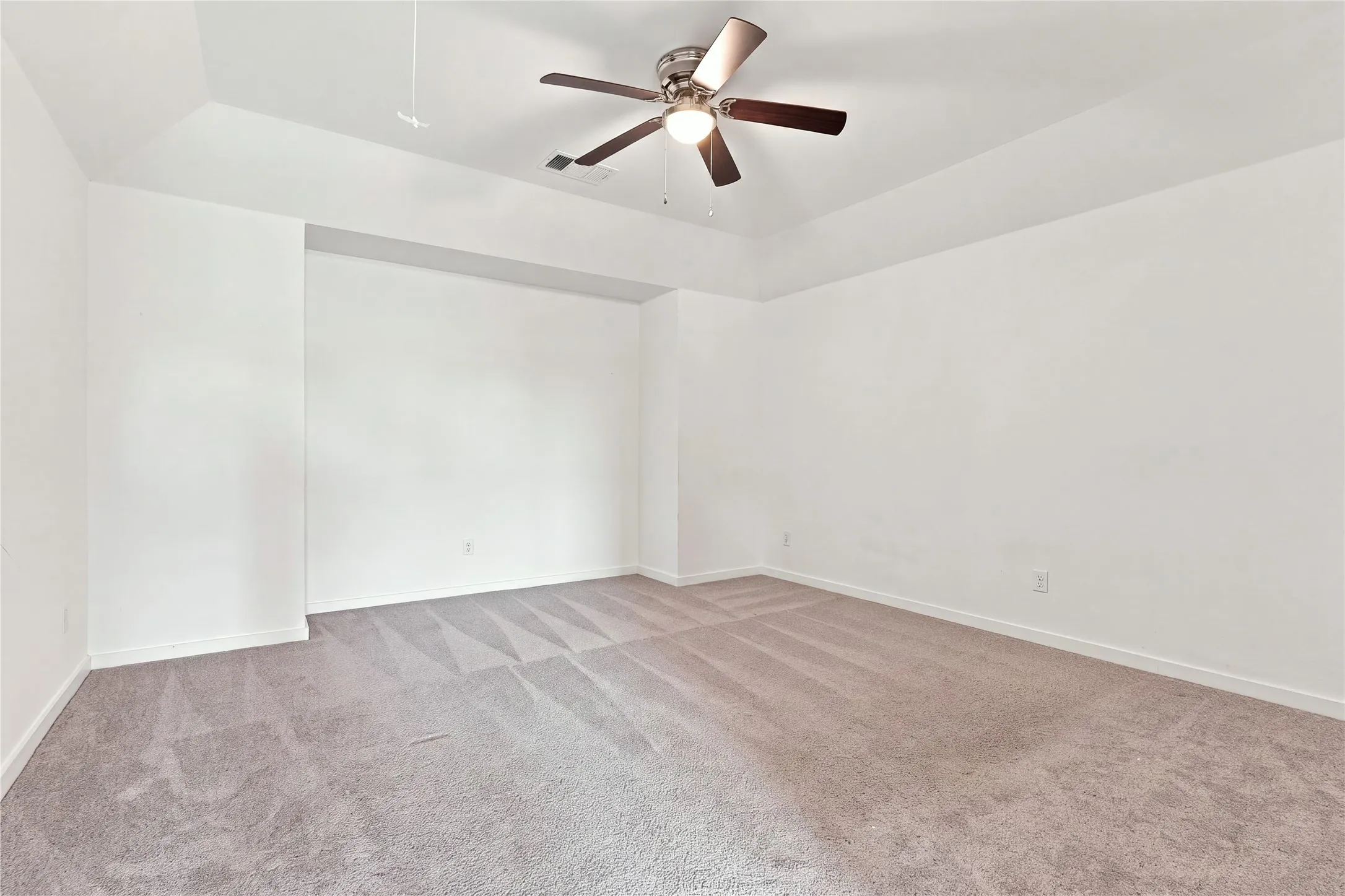 Single Family Residence For Sale in Kaufman County , 2410 Doncaster Drive, Forney, Texas 75126, 4 Bedroom, 4 Bathroom, Garage spaces, 3,188 Sqft, built in 2022, mls#21354534, Real Estate Agent in Forney, Homes For Sale in Kaufman county, Homes For Sale in Forney, Realtor in Forney Texas, Real Estate Brokerage Independent Realty Texas, Luminita Cordes Realtor