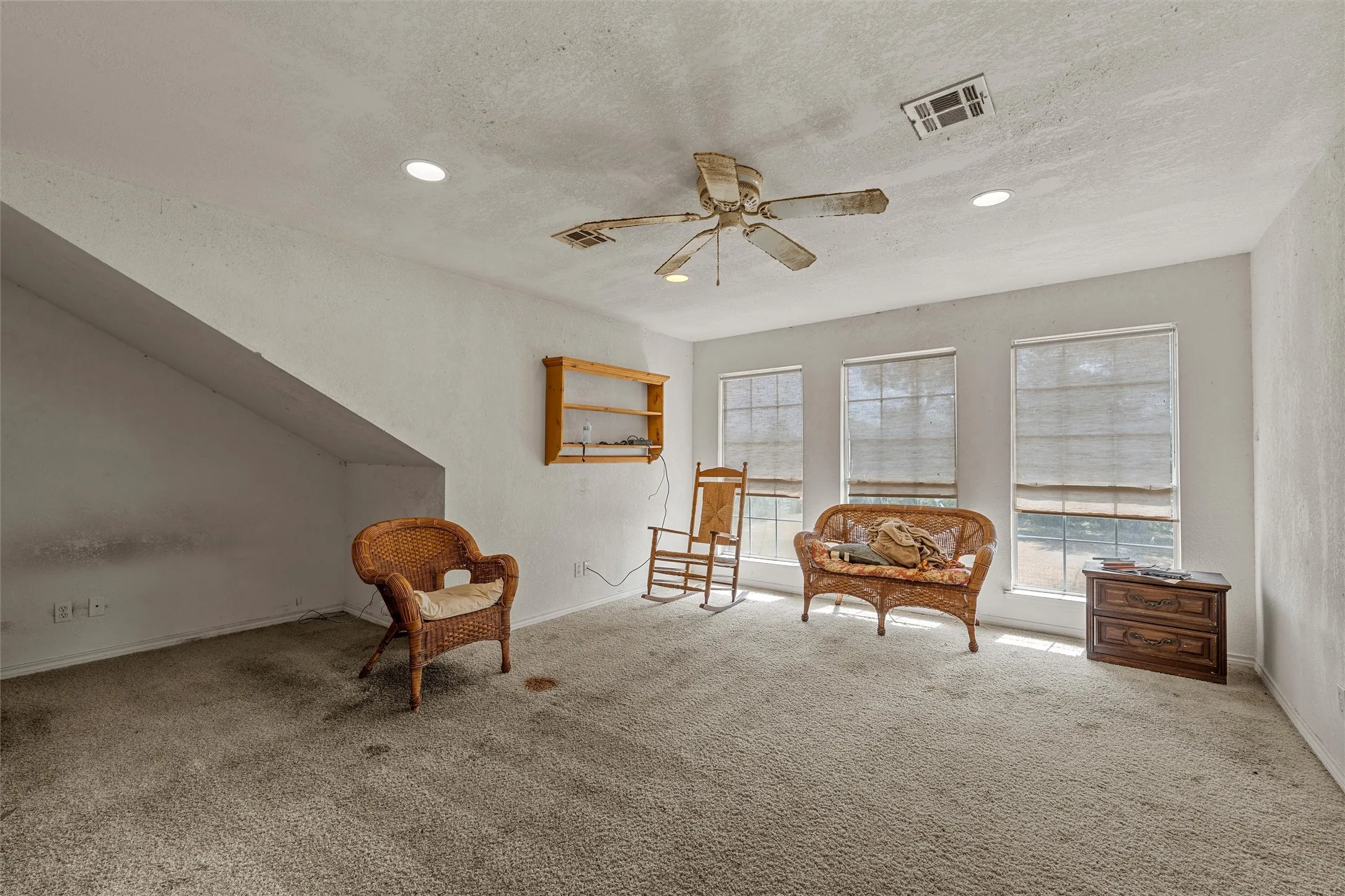 2nd (larger) upstairs bedroom