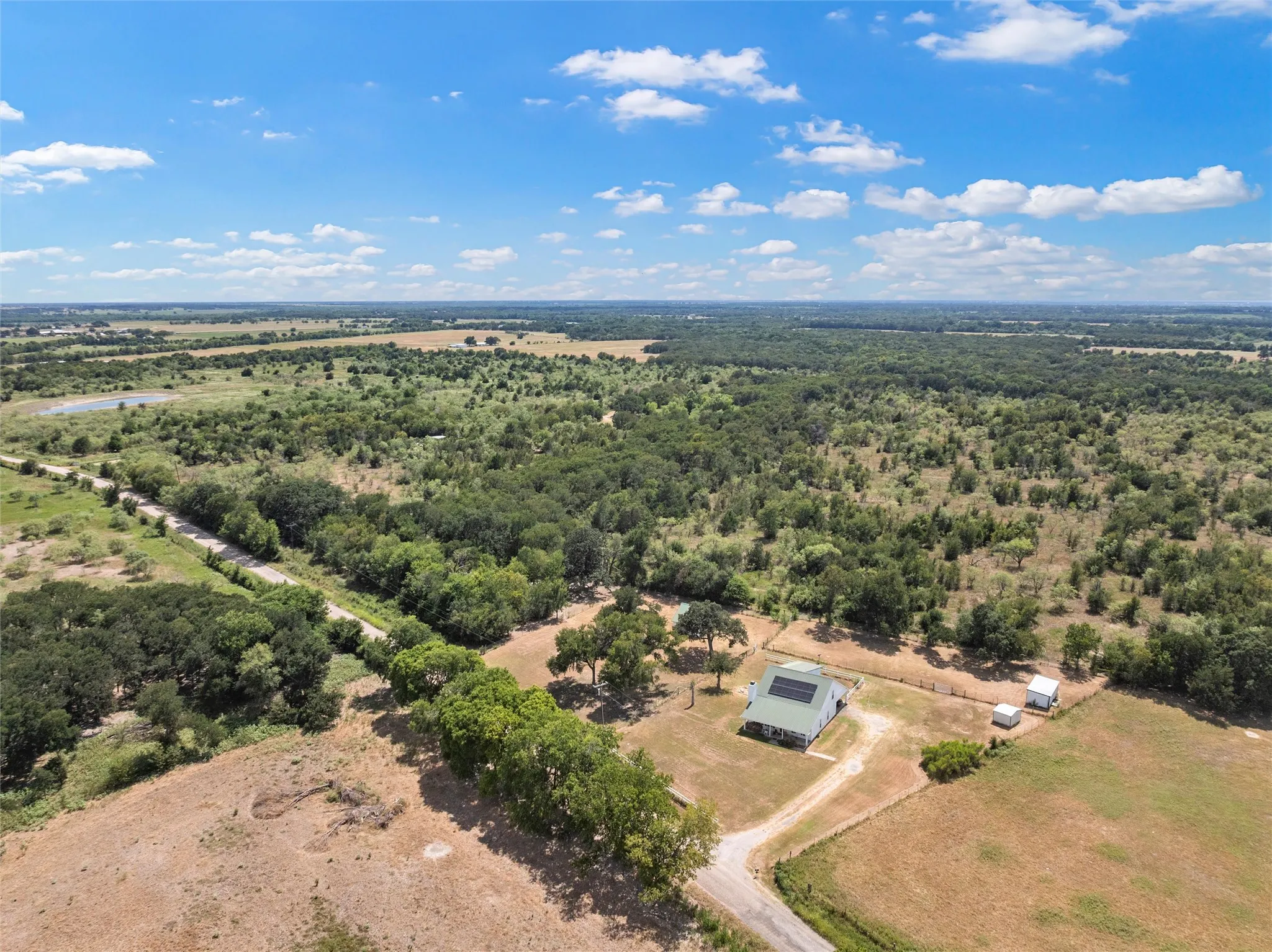 Single Family Residence For Sale in Falls County , 353 County Road 176, Marlin, Texas 76661, 3 Bedroom, 3 Bathroom, Garage spaces, 2,538 Sqft, built in 1999, mls#21354271, Real Estate Agent in Marlin, Homes For Sale in Falls county, Homes For Sale in Marlin, Realtor in Marlin Texas, Real Estate Brokerage Independent Realty Texas, Luminita Cordes Realtor