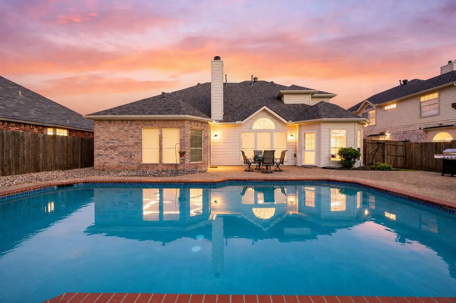 Single Family Residence For Sale in Tarrant County , 1603 Fairfax Drive, Mansfield, Texas 76063, 5 Bedroom, 4 Bathroom, 2 Garage spaces, 3,484 Sqft, built in 1998, mls#21354074, Real Estate Agent in Mansfield, Homes For Sale in Tarrant county, Homes For Sale in Mansfield, Realtor in Mansfield Texas, Real Estate Brokerage Independent Realty Texas, Luminita Cordes Realtor
