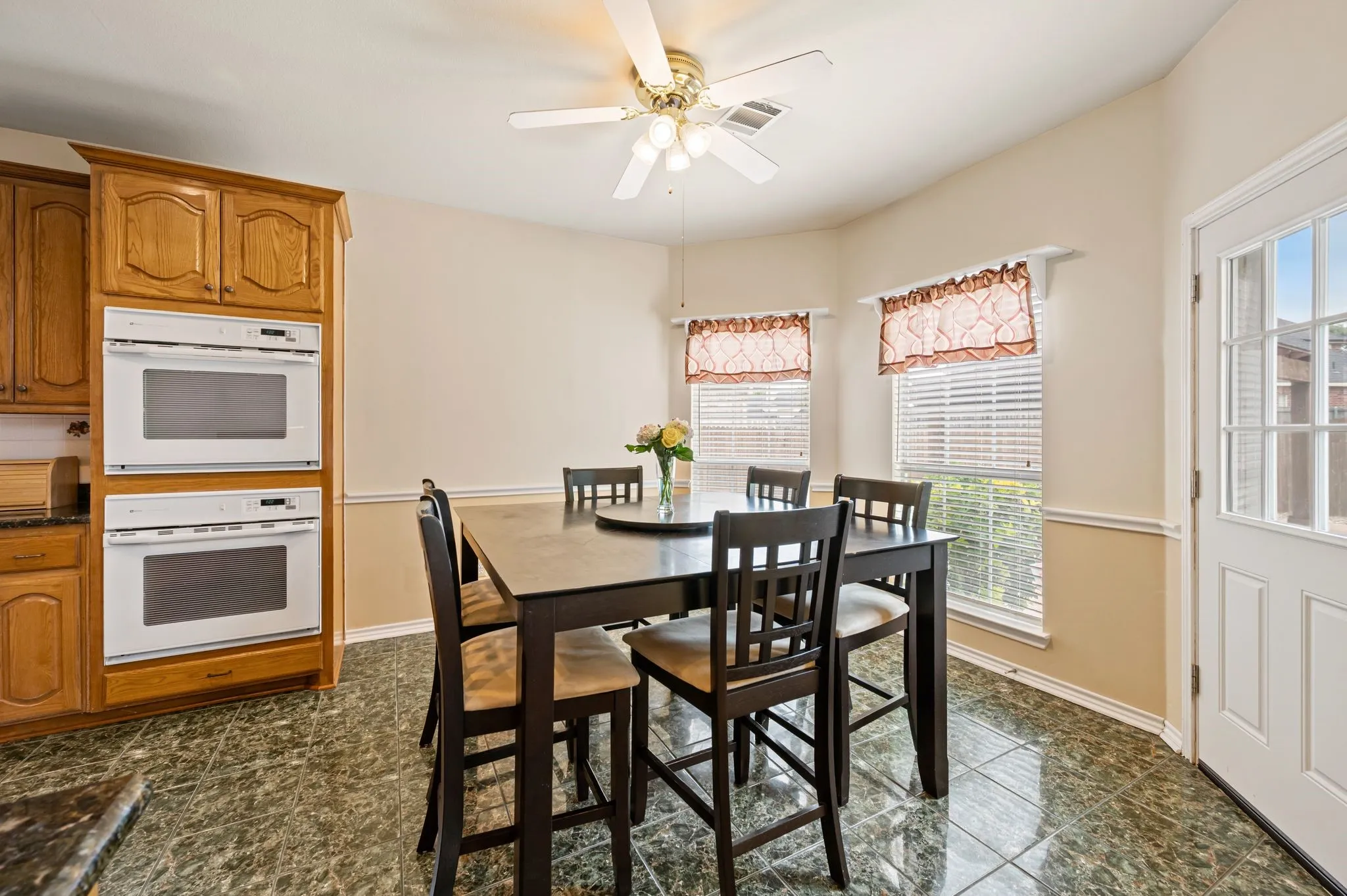 Single Family Residence For Sale in Tarrant County , 1603 Fairfax Drive, Mansfield, Texas 76063, 5 Bedroom, 4 Bathroom, 2 Garage spaces, 3,484 Sqft, built in 1998, mls#21354074, Real Estate Agent in Mansfield, Homes For Sale in Tarrant county, Homes For Sale in Mansfield, Realtor in Mansfield Texas, Real Estate Brokerage Independent Realty Texas, Luminita Cordes Realtor