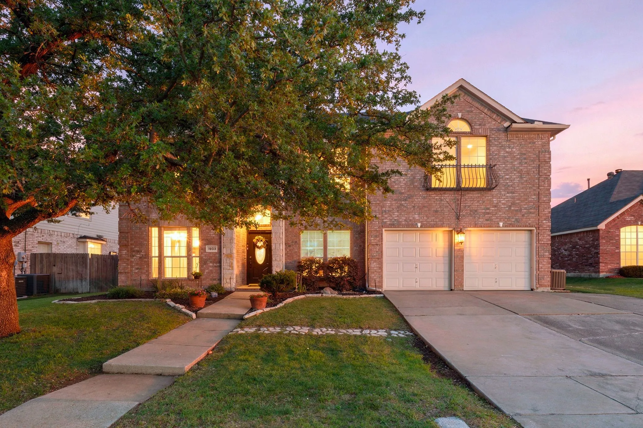 Single Family Residence For Sale in Tarrant County , 1603 Fairfax Drive, Mansfield, Texas 76063, 5 Bedroom, 4 Bathroom, 2 Garage spaces, 3,484 Sqft, built in 1998, mls#21354074, Real Estate Agent in Mansfield, Homes For Sale in Tarrant county, Homes For Sale in Mansfield, Realtor in Mansfield Texas, Real Estate Brokerage Independent Realty Texas, Luminita Cordes Realtor