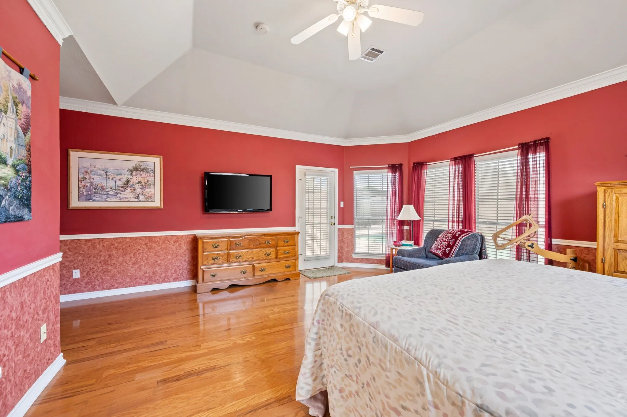 Single Family Residence For Sale in Tarrant County , 1603 Fairfax Drive, Mansfield, Texas 76063, 5 Bedroom, 4 Bathroom, 2 Garage spaces, 3,484 Sqft, built in 1998, mls#21354074, Real Estate Agent in Mansfield, Homes For Sale in Tarrant county, Homes For Sale in Mansfield, Realtor in Mansfield Texas, Real Estate Brokerage Independent Realty Texas, Luminita Cordes Realtor
